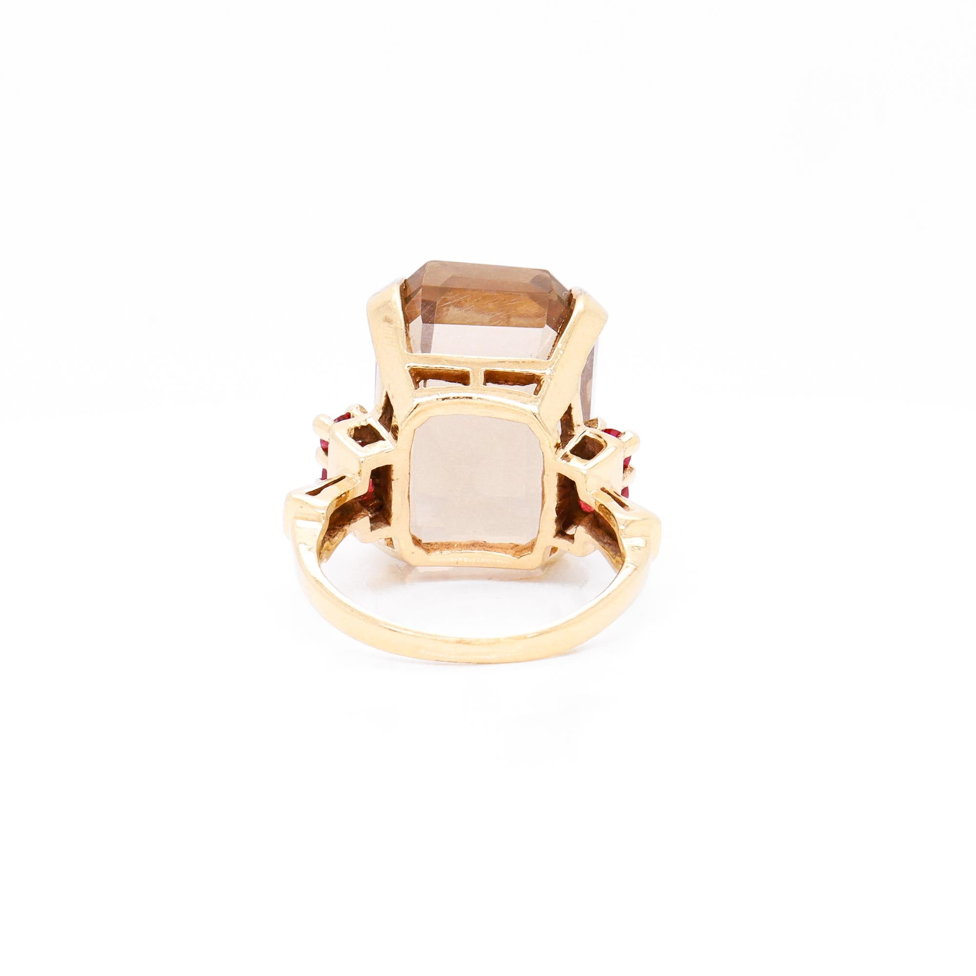 Anello Cocktail Retrò in oro 14K, quarzo e rubino in vendita 1