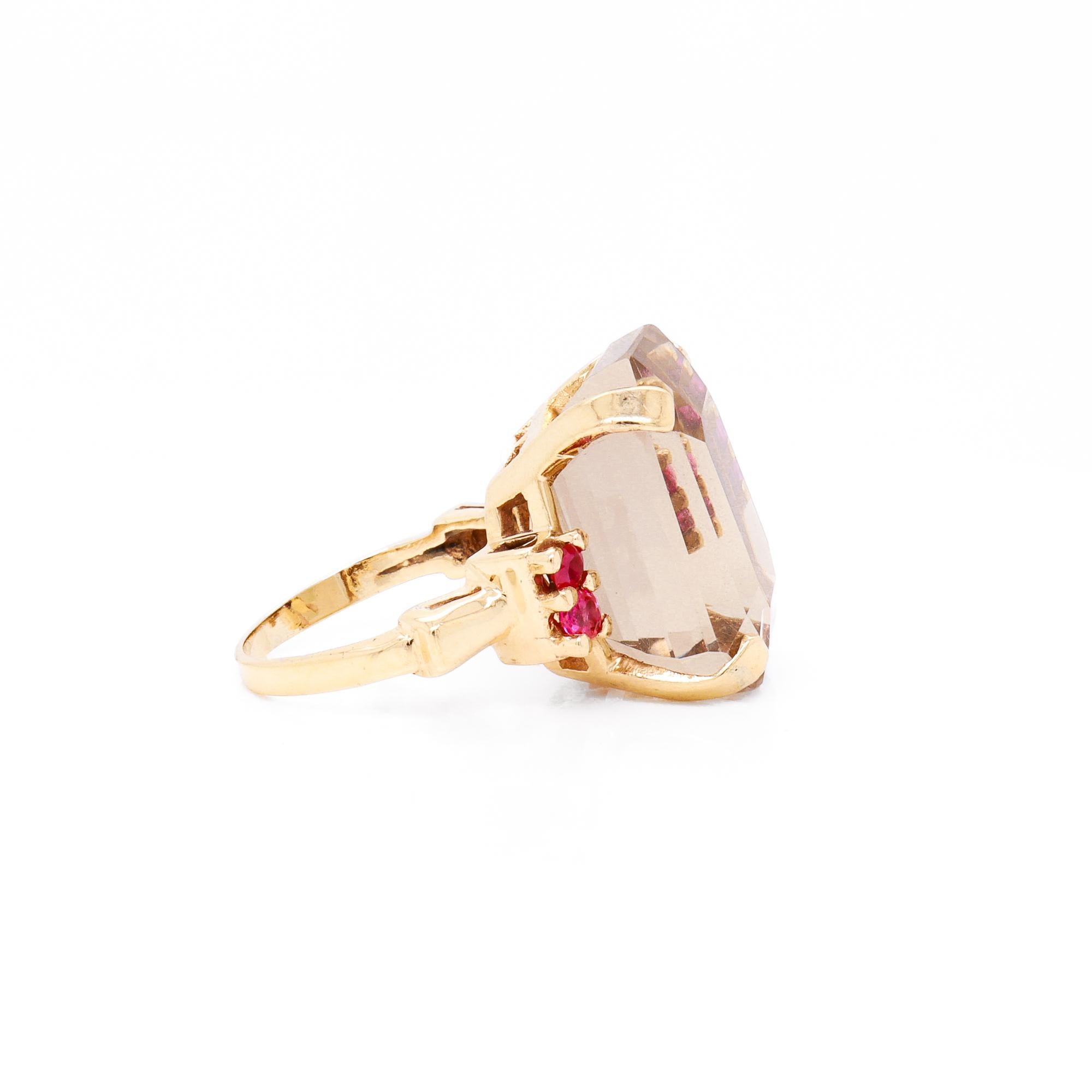 Anello Cocktail Retrò in oro 14K, quarzo e rubino in vendita 2
