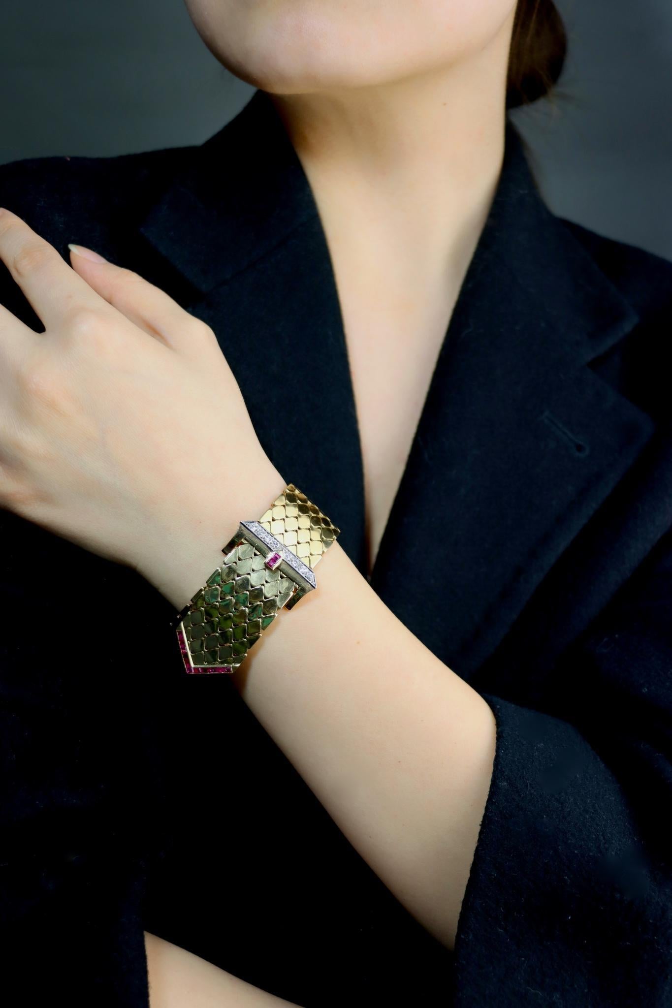 Retro 14K Gold Rubin-Diamanten-Schnalle-Armband 

Ungefähre Abmessungen:
22 cm ( Länge) 
2,4 cm - 3cm (Breite) 
68,0 Gramm Gewicht.