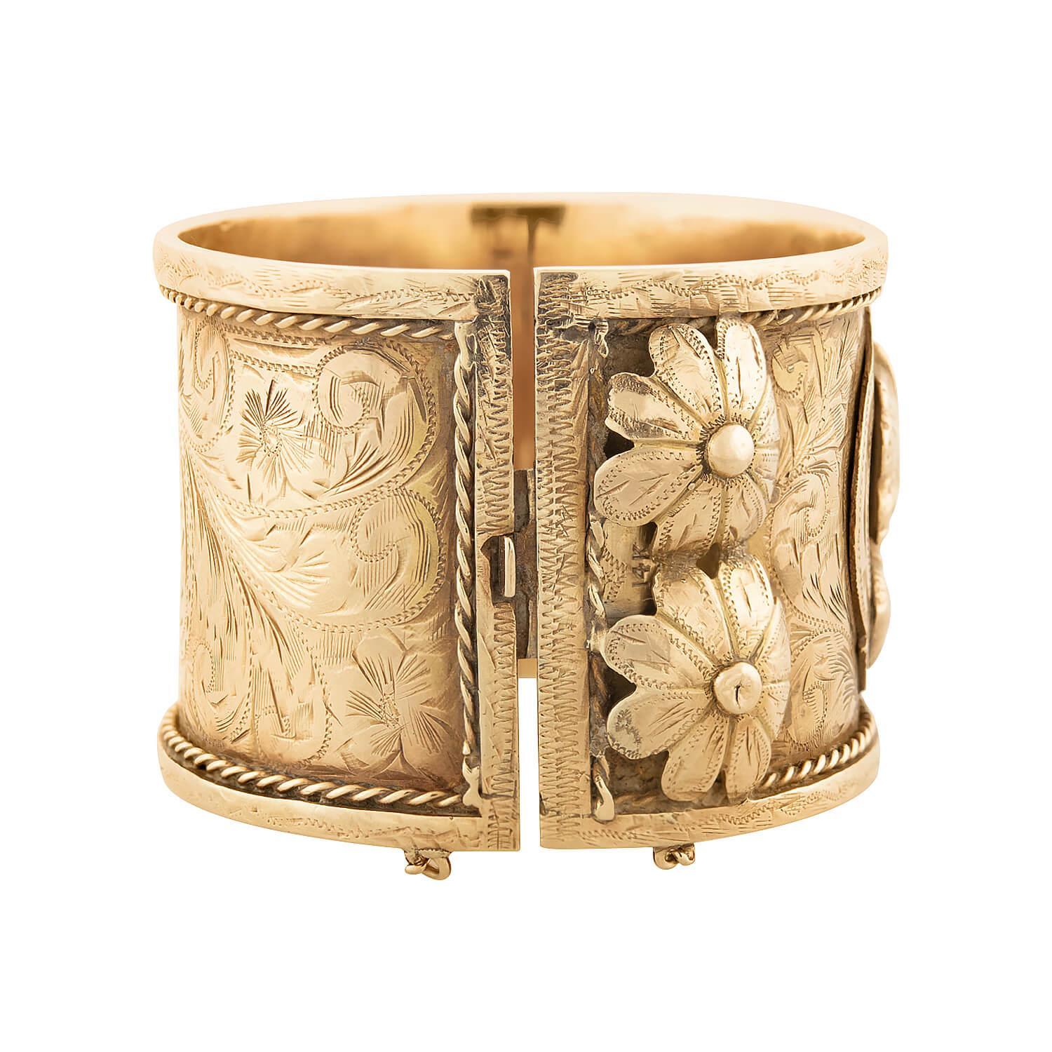 The history of the American Gypsy and Gypsy jewelry crafted by and for the Roma people remains a tale of intrigue and fascination of many. Roma people first arrived to the United States as slaves with Columbus in 1492, however, the largest wave of