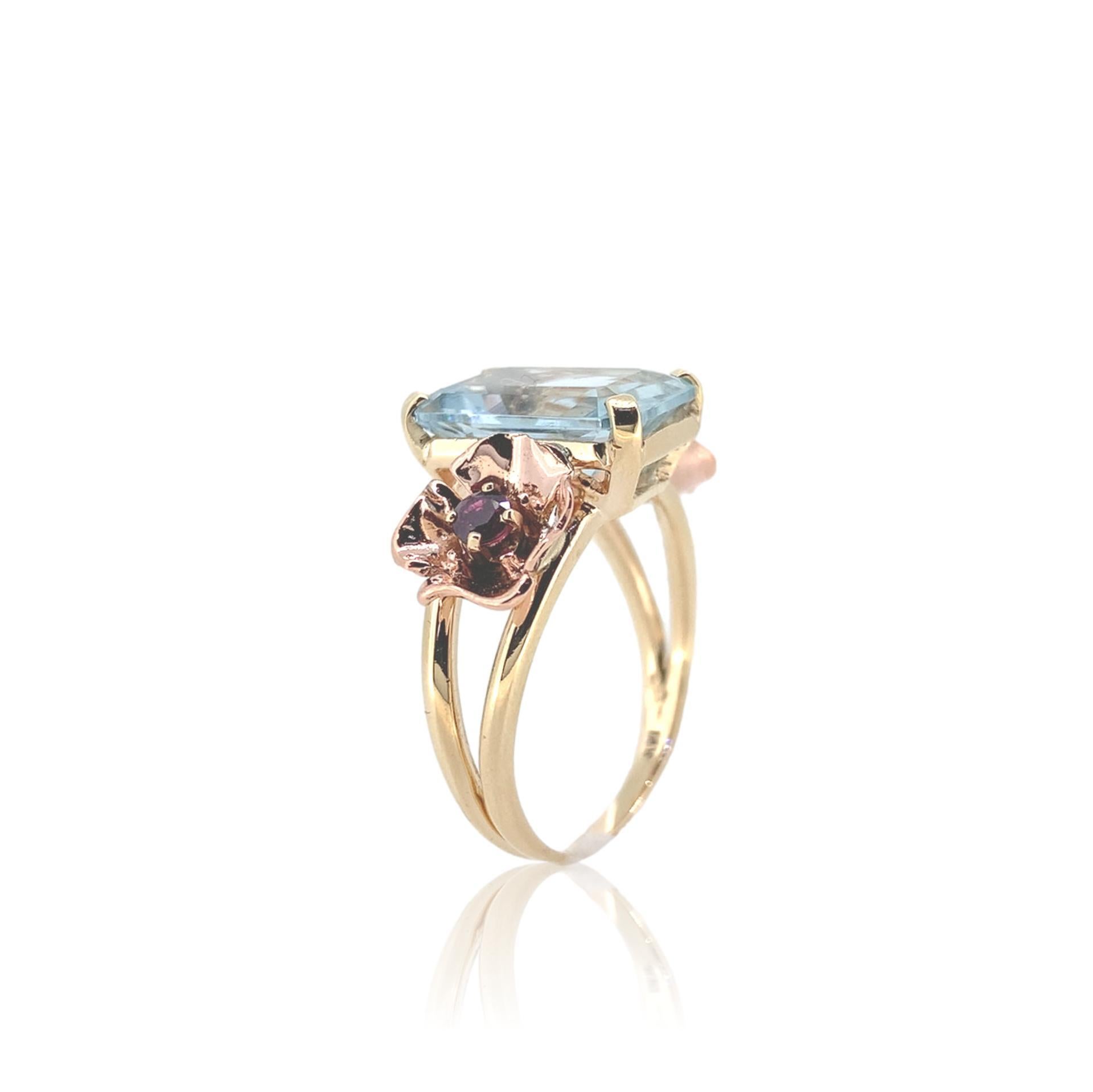 Anillo retro de oro rosa y amarillo de 14 quilates con flor de aguamarina y rubí de 4,52 quilates Corte brillante en venta