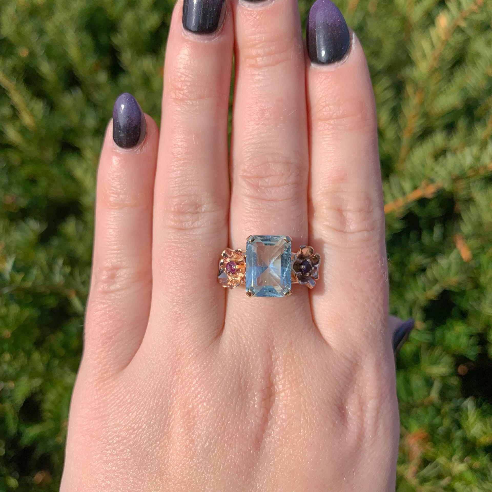 Anillo retro de oro rosa y amarillo de 14 quilates con flor de aguamarina y rubí de 4,52 quilates en venta 2