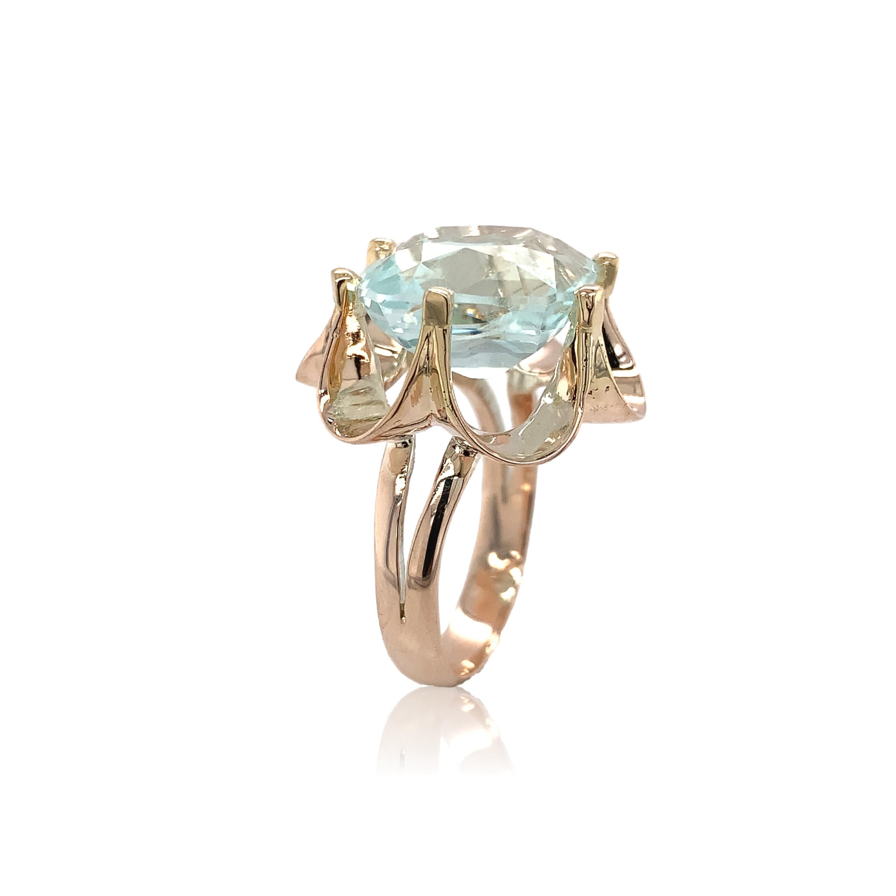 Cushion Cut Retro 14K Rosy Yellow Gold 10.72 carat Aquamarine Ring For Sale