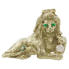 Broche de oro blanco retro de 14 quilates Broche de león figurado Colgante, circa 1940s
