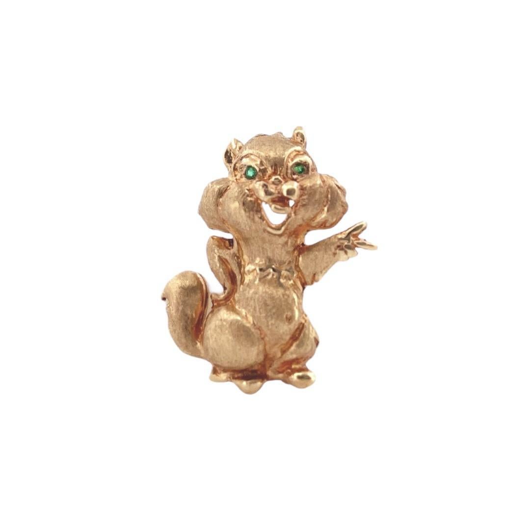 Round Cut Retro 14K Yellow Gold Chipmunk Brooch with Emerald Eyes For Sale