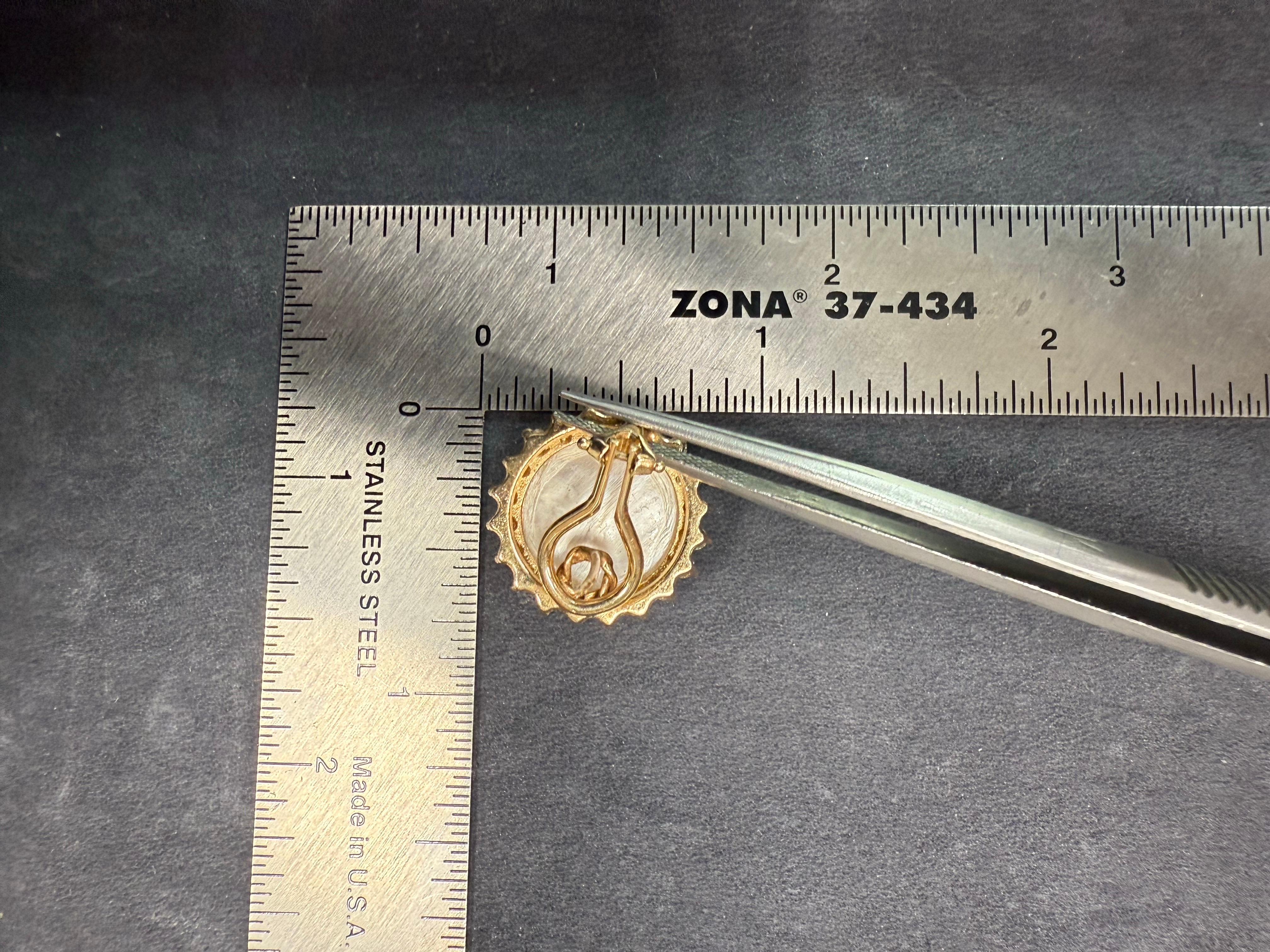 Taille ronde Boucles d'oreilles rétro en or jaune 14K Mabe 1.2 carat diamant naturel et perle en vente