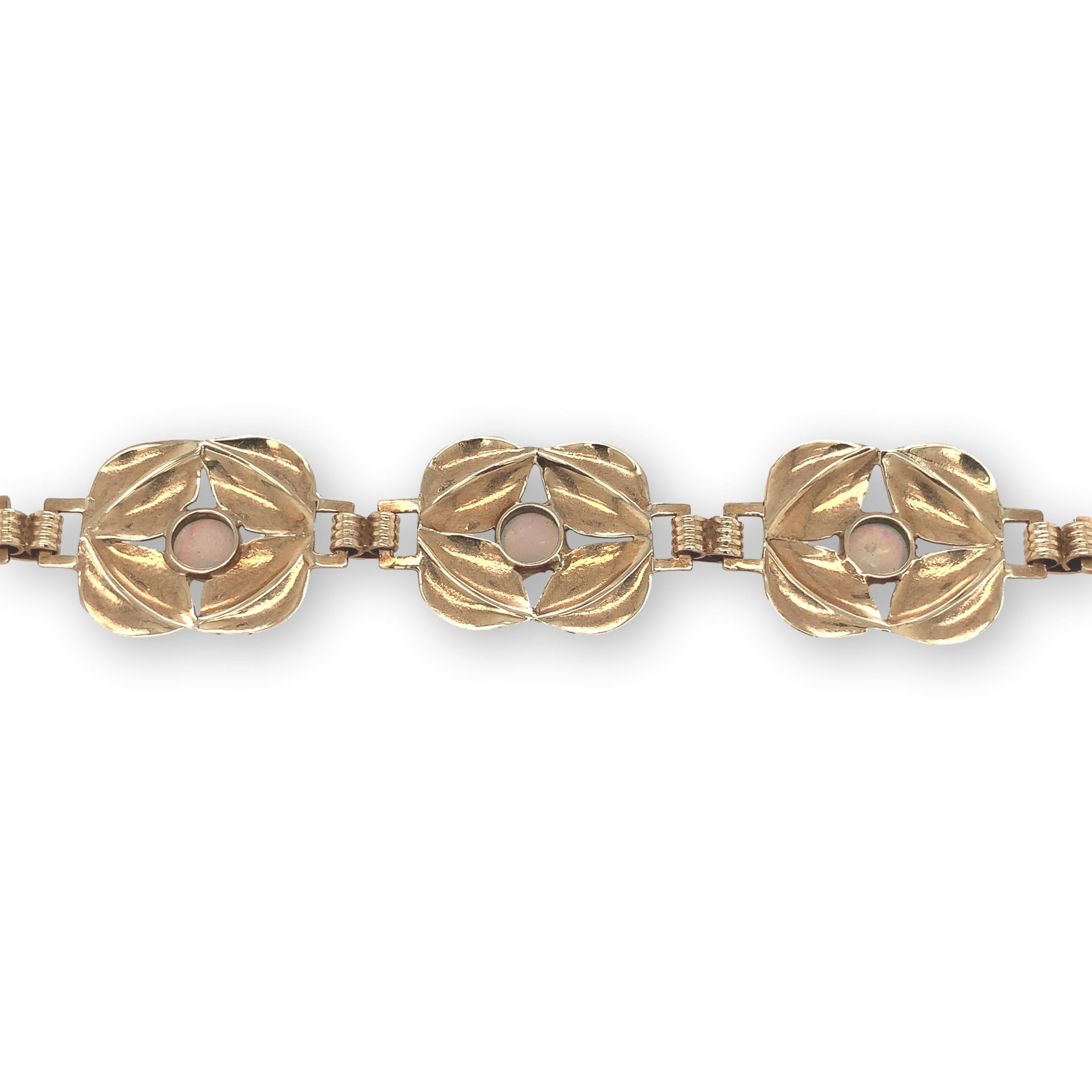 Bracelet rétro à maillons en or jaune 14 carats avec 6 opales vibrantes Bon état - En vente à Big Bend, WI