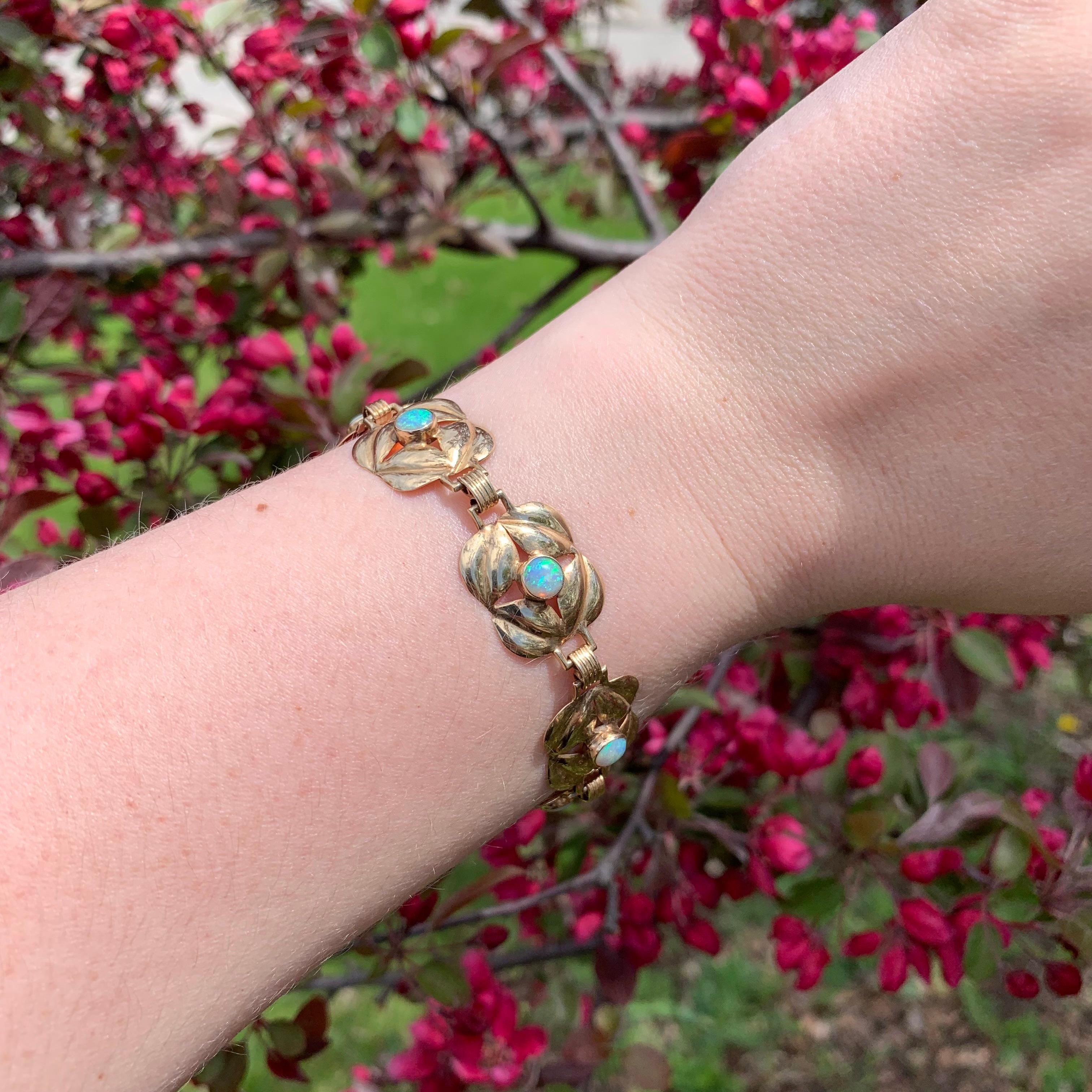 Bracelet rétro à maillons en or jaune 14 carats avec 6 opales vibrantes en vente 1