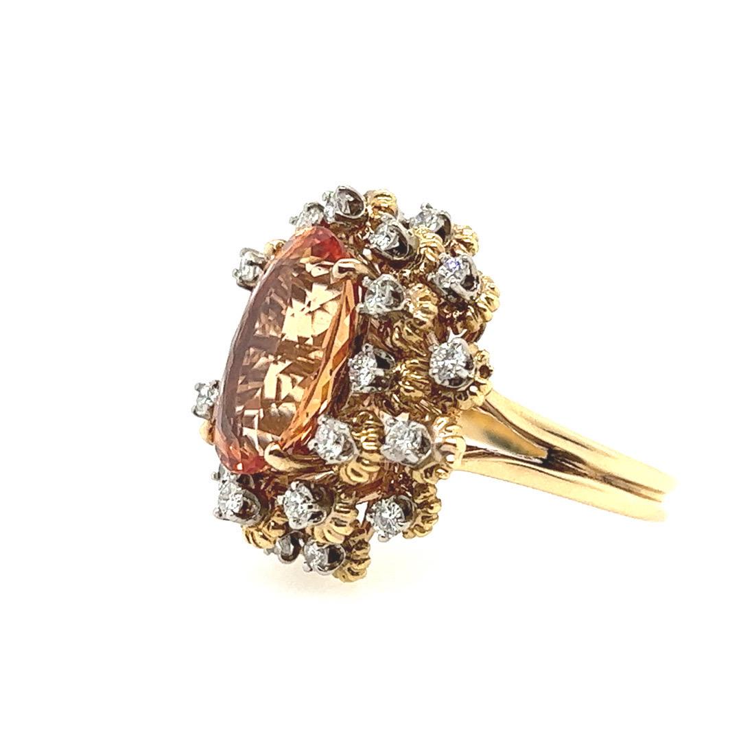 Retro 14k Gelbgold Oval Imperial Topas & natürliche .75CT Diamant Cocktail Ring CIRCA 1980

Ein atemberaubender Retro-Ring mit einem Oval von 14x9,4 mm. 

Der Ring hat die Größe 6 und wiegt 10,1 Gramm. 

Pre-owned, nicht perfekt Zustand, aber