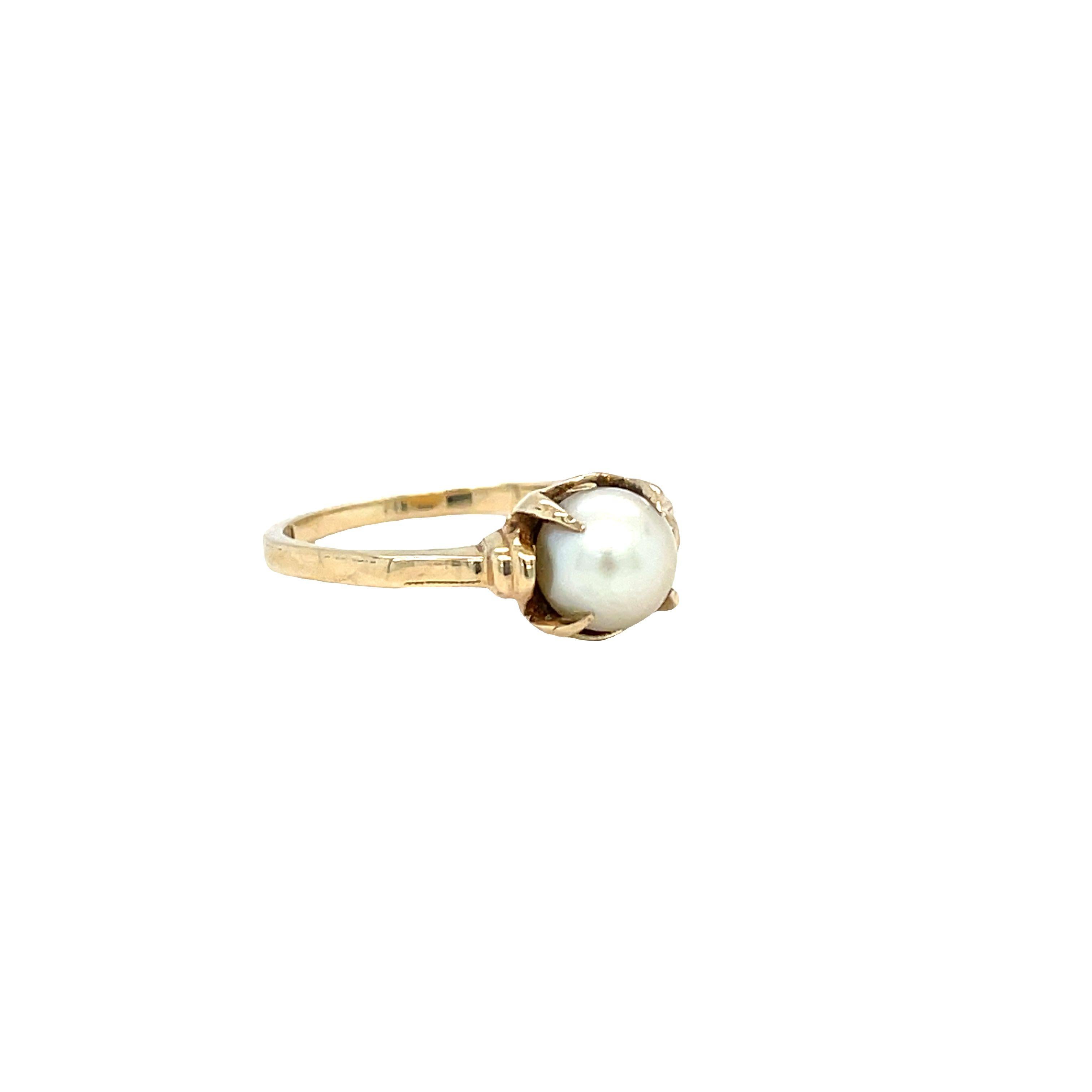 Women's Retro 14k Yellow Gold Pearl Ring For Sale