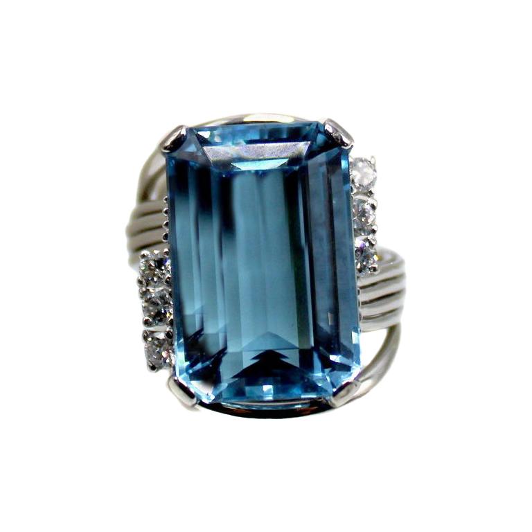 Retro 15.20 Carat Aquamarine Diamond Platinum Ring