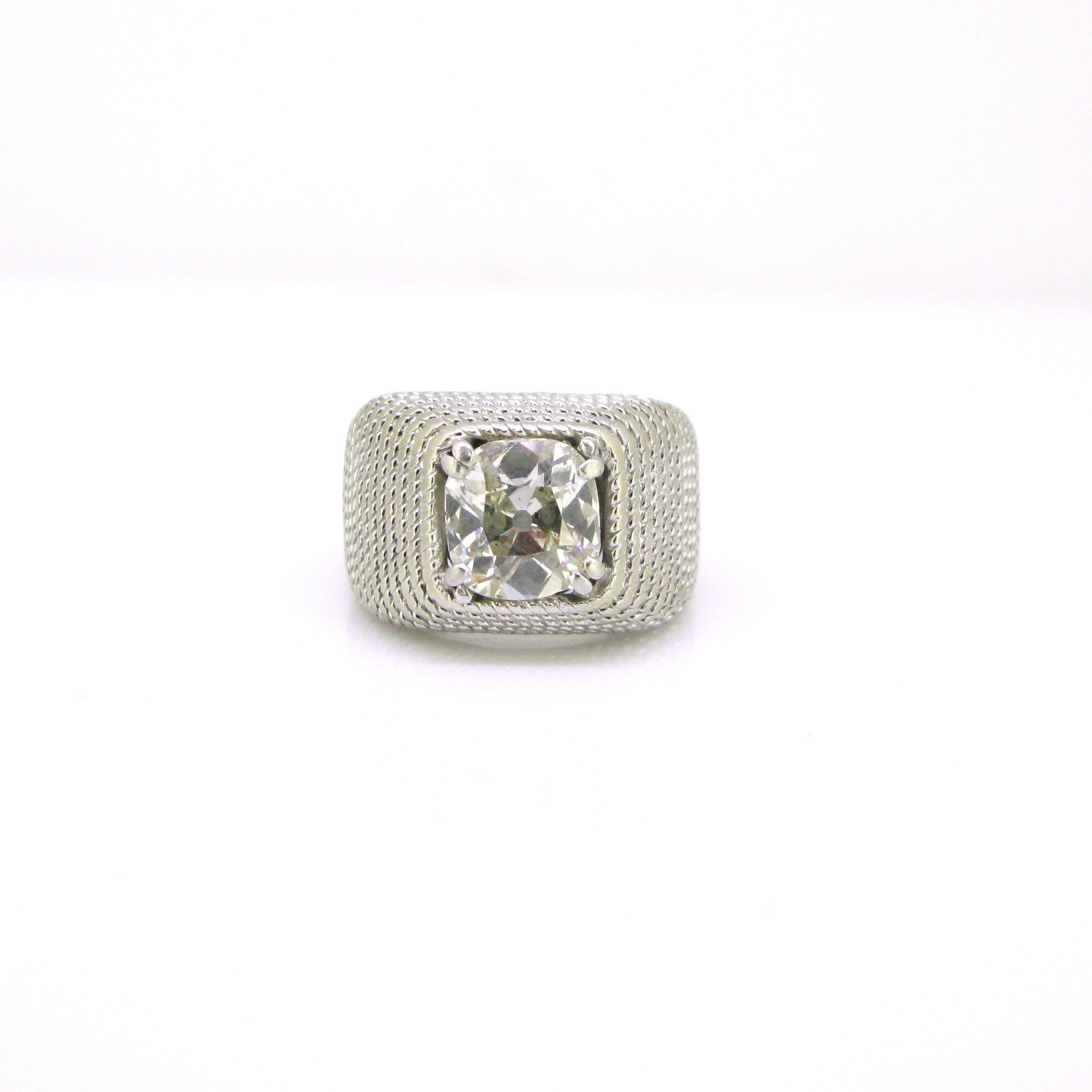Retro 1.60 Carat Square Cushion Cut Diamond Signet Ring Platinum circa 1930 4