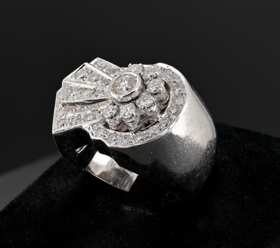 Women's or Men's Retro 1.73 Ct Diamond Bold buckle ring For Sale