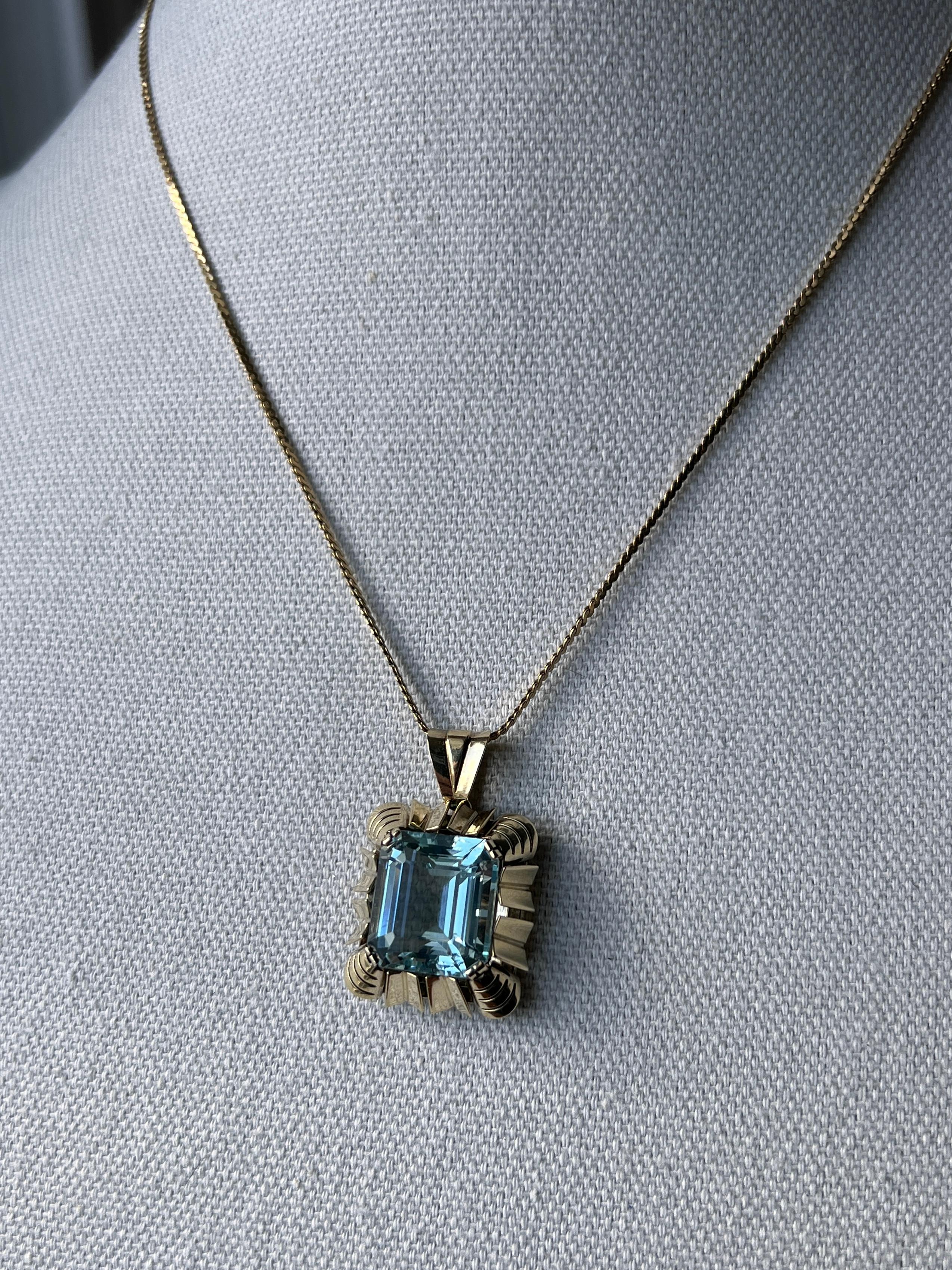 Retro 17,48 Karat Smaragdschliff Aquamarin & 14k Gelbgold Anhänger 1940s im Zustand „Gut“ im Angebot in Towson, MD