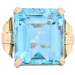 Retro 17.86 Carat Aquamarine 14 Karat Yellow Gold Cocktail Ring