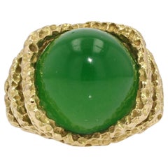 Retro 18 Carat Chrysoprase Chiseled 18 Karat Yellow Gold Ring