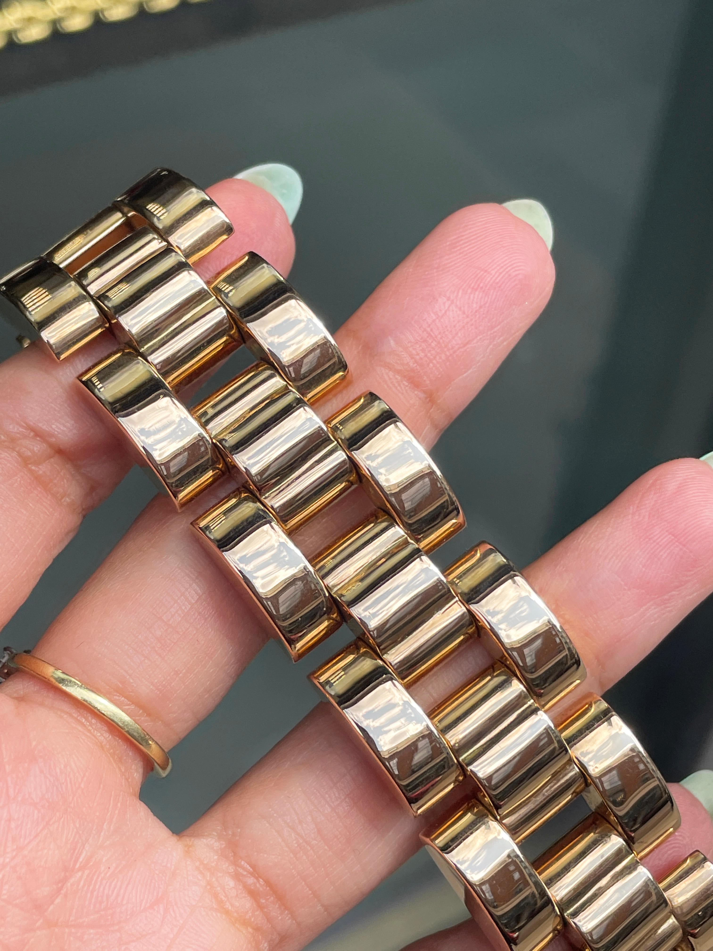 Retro 18 Carat Yellow Gold 'Tank' Style Link Bracelet For Sale 1