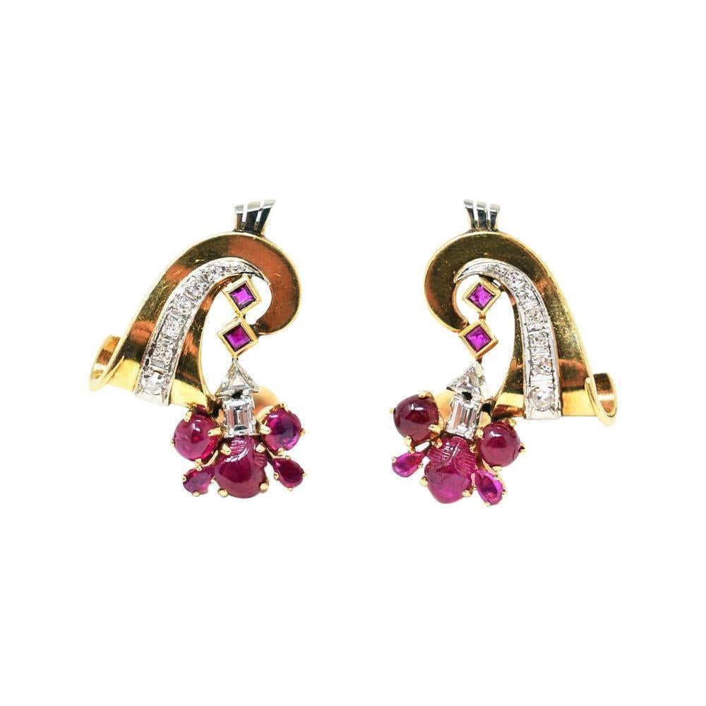 Women's or Men's Retro 18 Karat Gold Carved Crab Burmese Ruby and Diamond Earrings