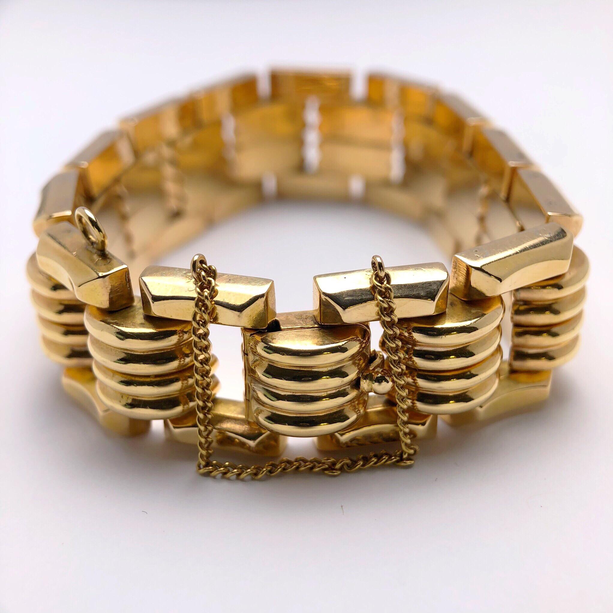 Retro 18 Karat Rose Gold Link Bracelet In Excellent Condition In New York, NY