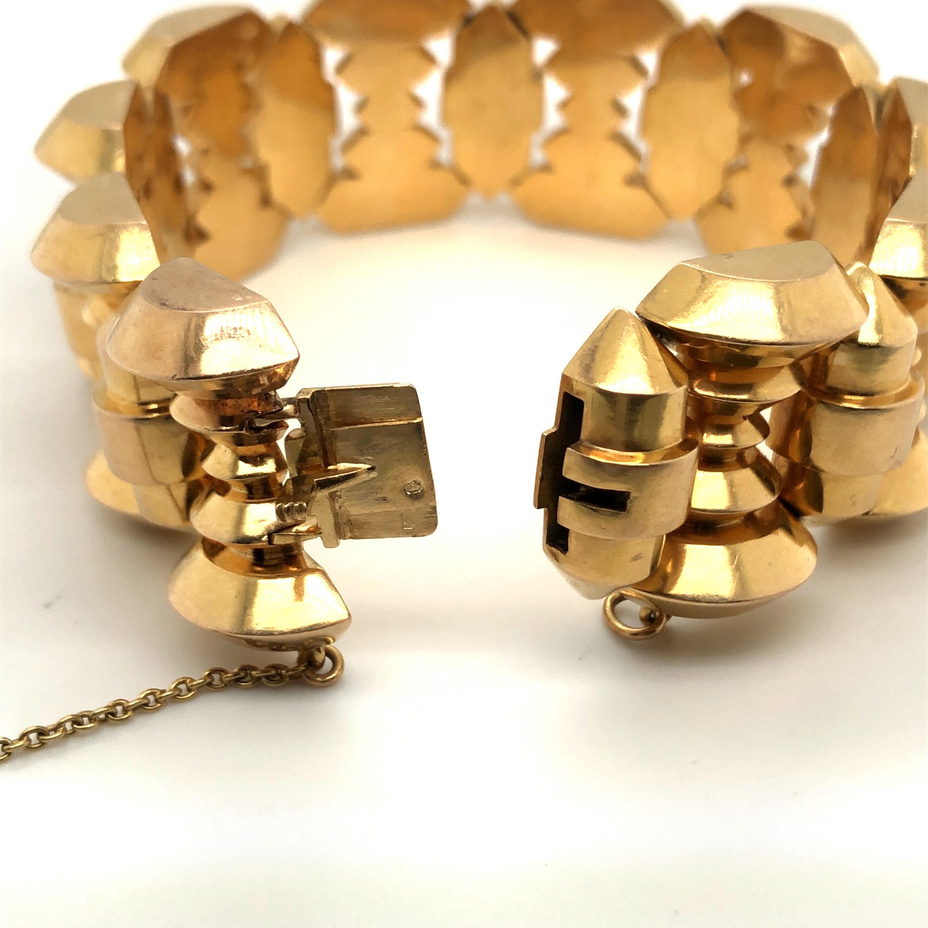 Retro 18 Karat Rose Gold Tank Bracelet, 1940s 1