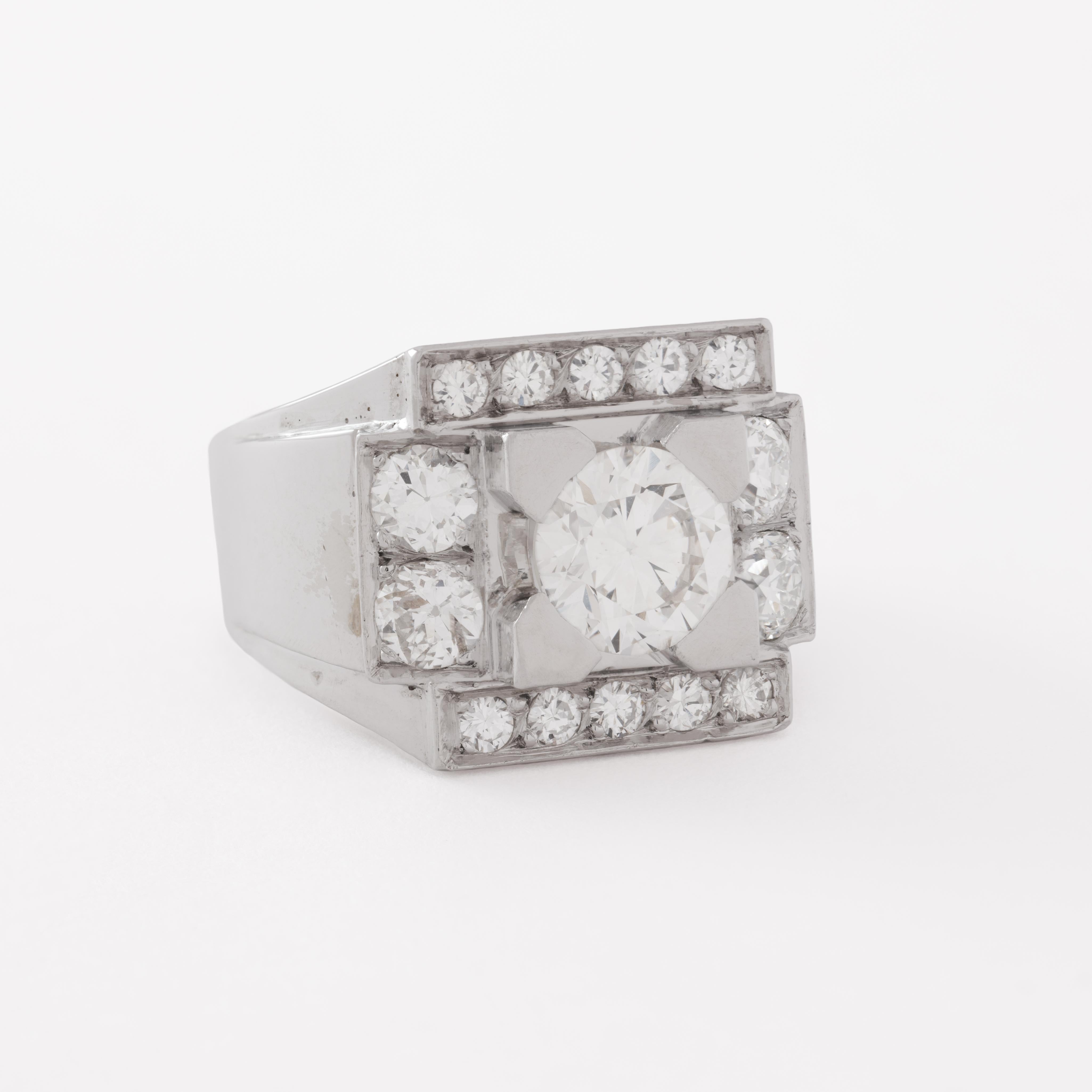 Rétro Anello francese retrò con serbatoio in oro bianco 18 carati e diamanti da 2,50 carati in vendita