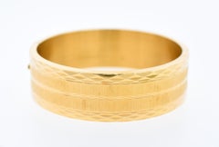 Retro 18 Karat Yellow Gold Bangle Bracelet