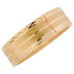 Retro 18 Karat Yellow Gold Bangle Bracelet