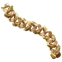 Retro 18 Karat Yellow Gold Bracelet with Rubies