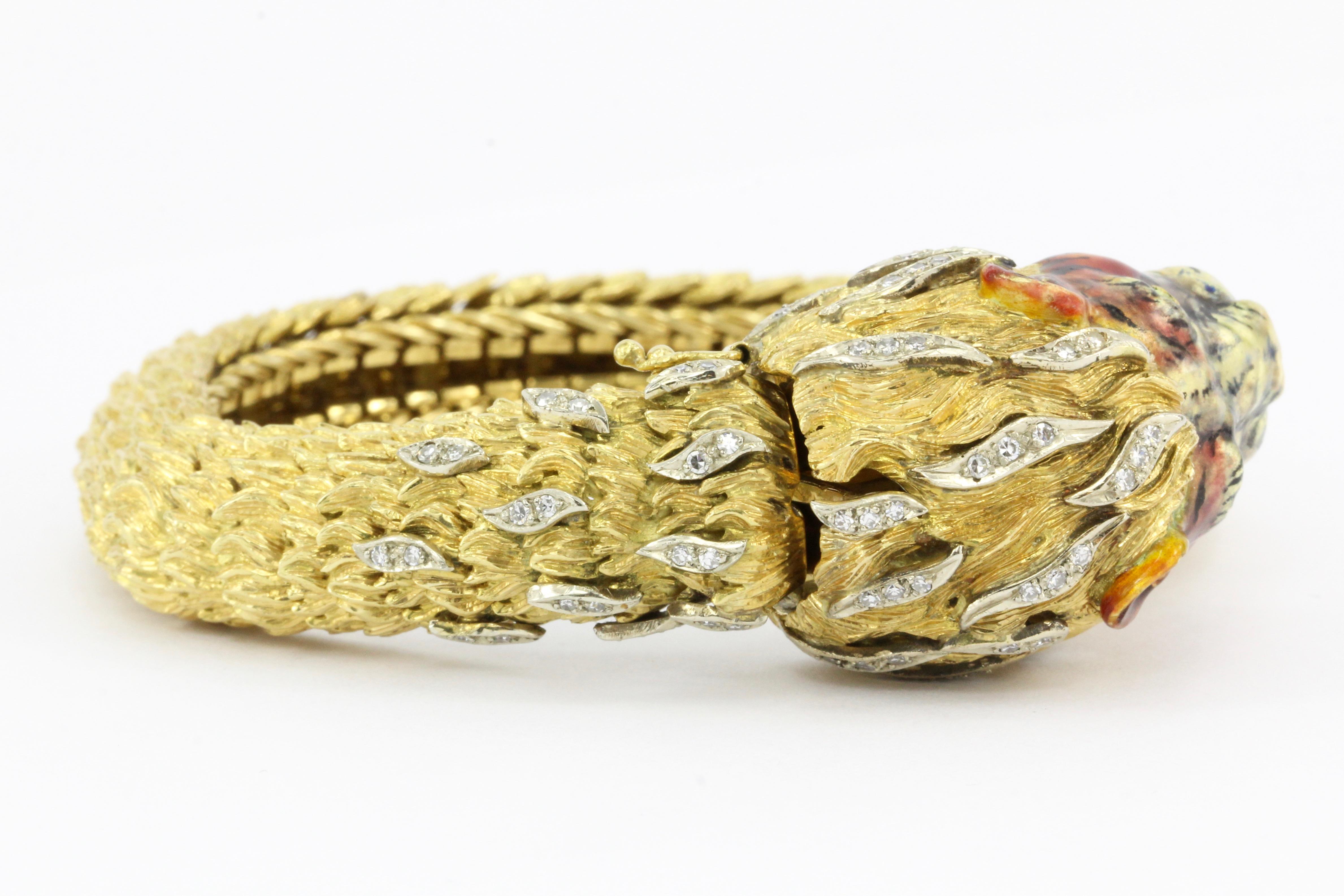 Retro 18 Karat Yellow Gold Diamond and Enamel Lion Head Bracelet In Excellent Condition In Cape May, NJ