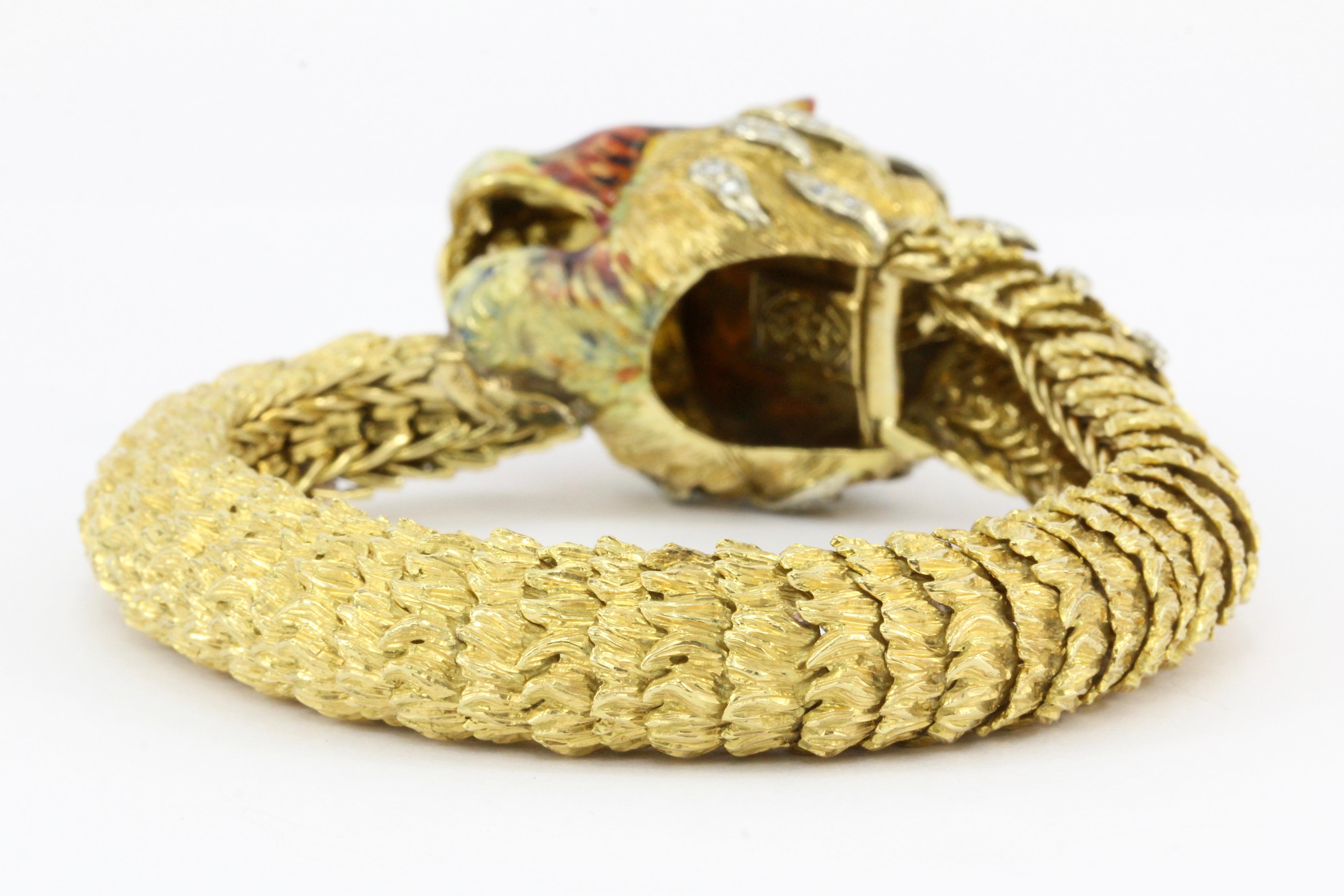 Women's Retro 18 Karat Yellow Gold Diamond and Enamel Lion Head Bracelet
