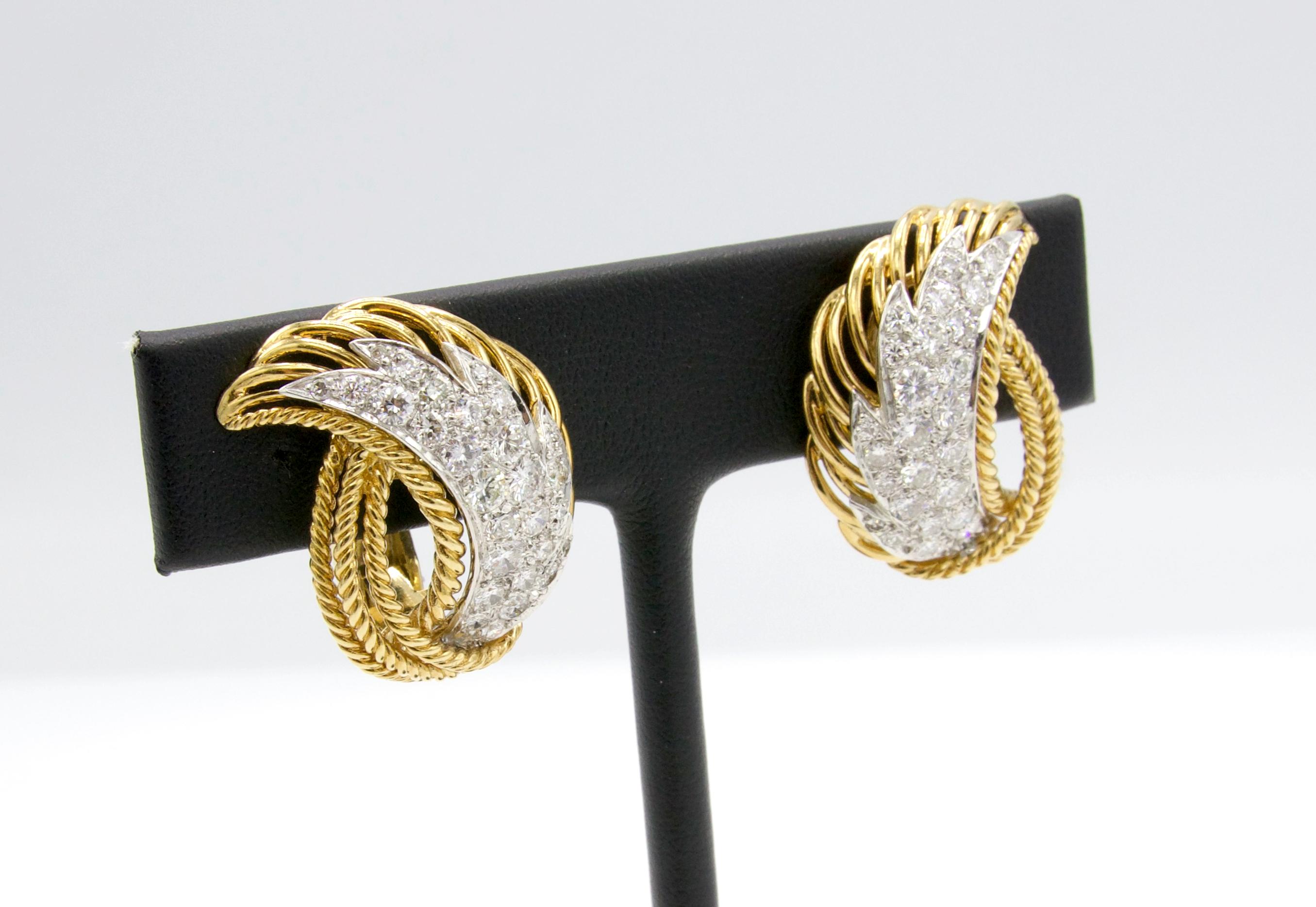 Retro 18 Karat Yellow Gold Diamond Earrings In Excellent Condition In  Baltimore, MD