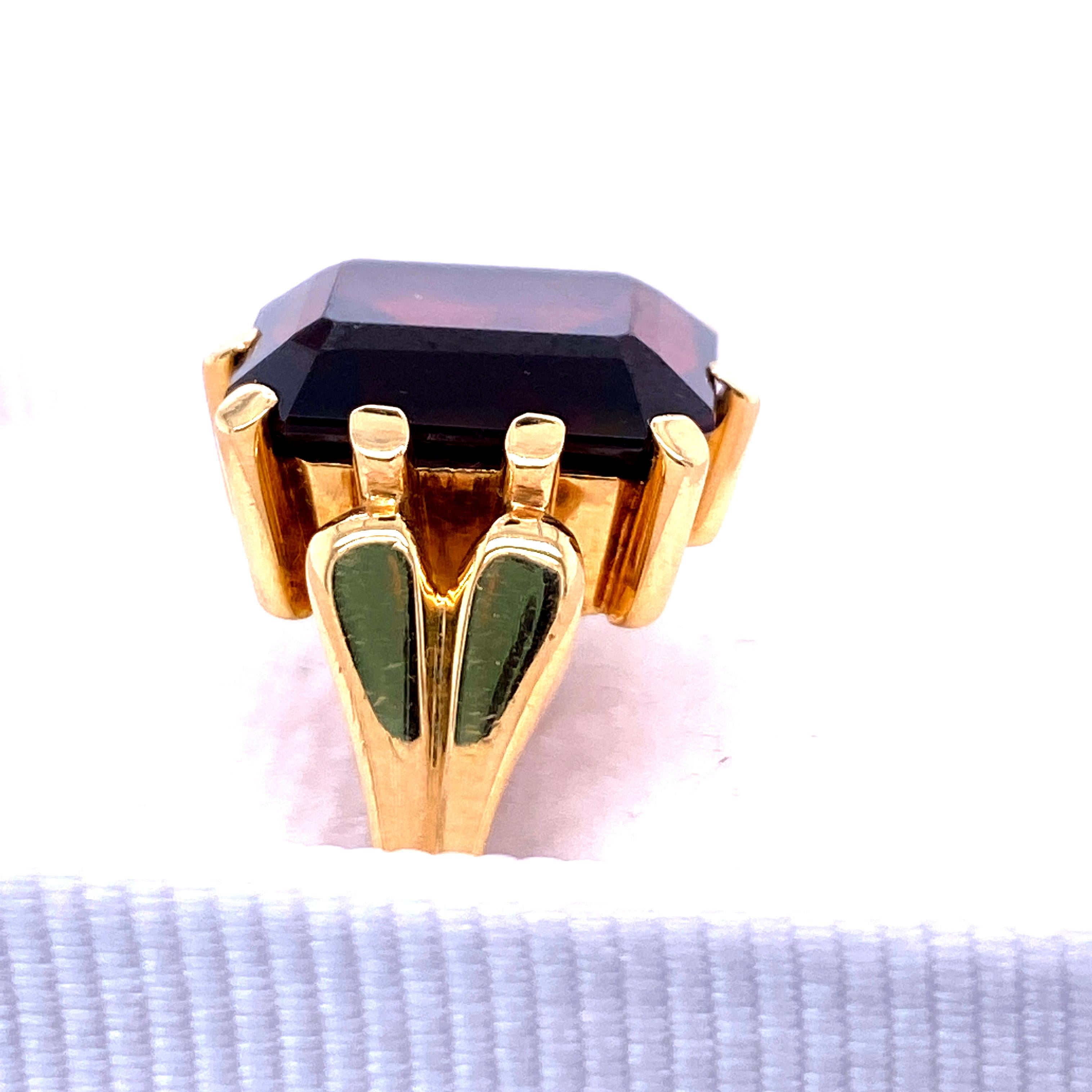 Women's Retro 18 Karat Yellow Gold Emerald Cut Garnet Ring