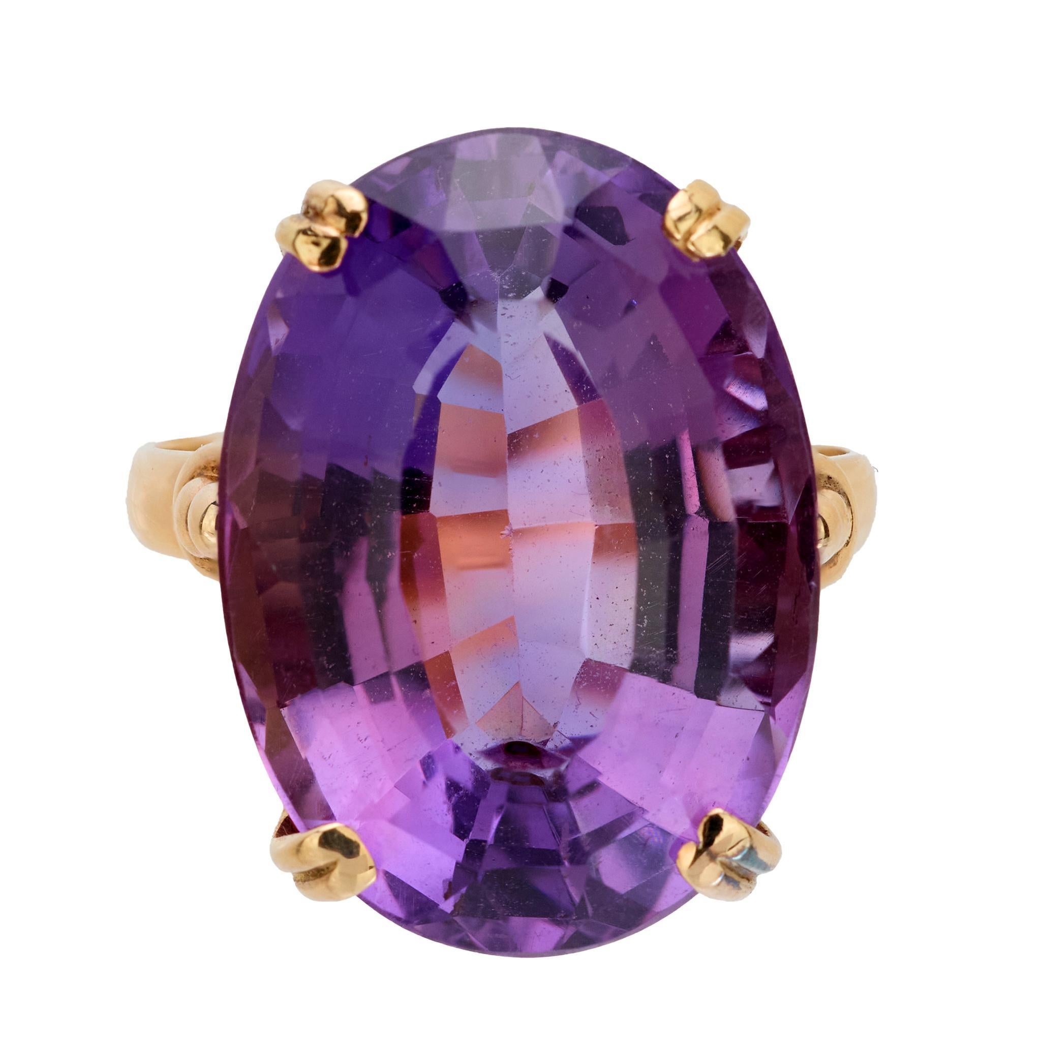 Oval Cut Retro 18.70 carat amethyst 14k yellow gold cocktail ring
