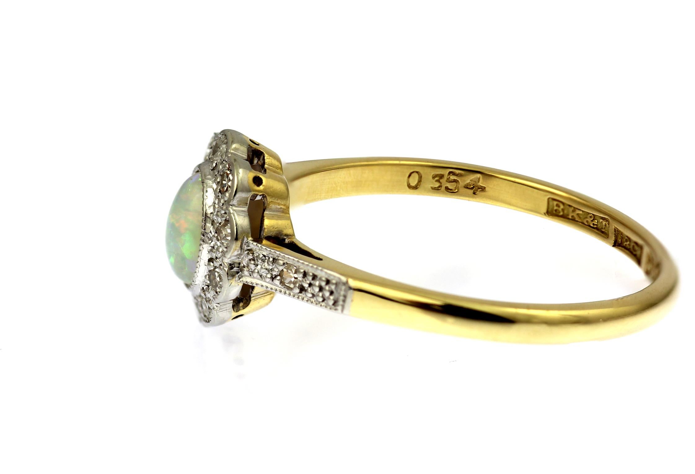 Retro, 18ct yellow gold and platinum, opal and diamond cluster ring, size O1/2 In Excellent Condition For Sale In London, GB
