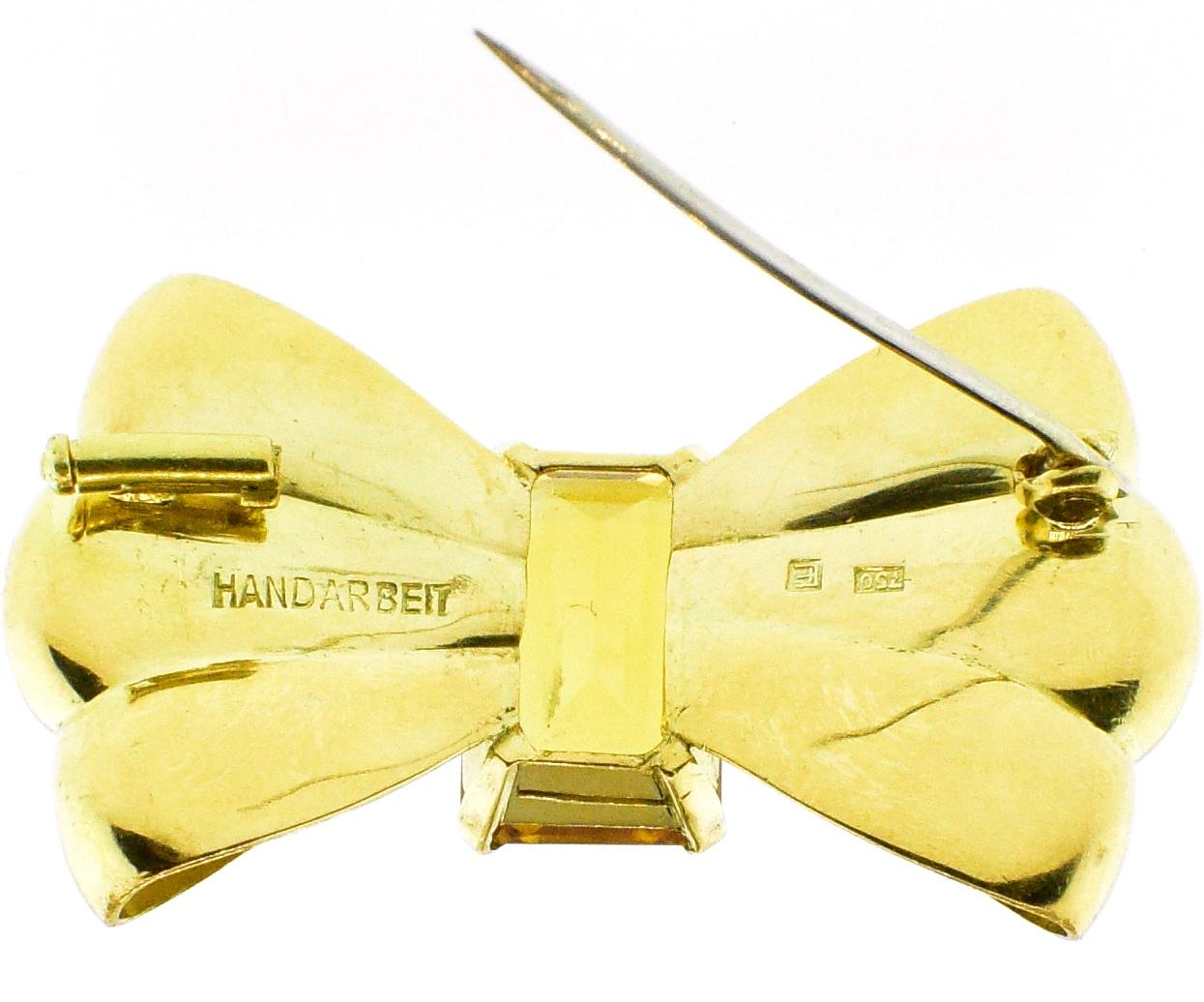 Retro 18 Karat European Bow Motif Brooch, circa 1950 1