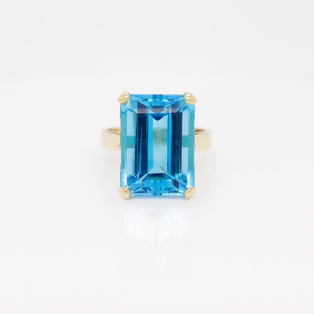Retro 18K Gold and Emerald Cut Blue Topaz Cocktail Ring For Sale 1