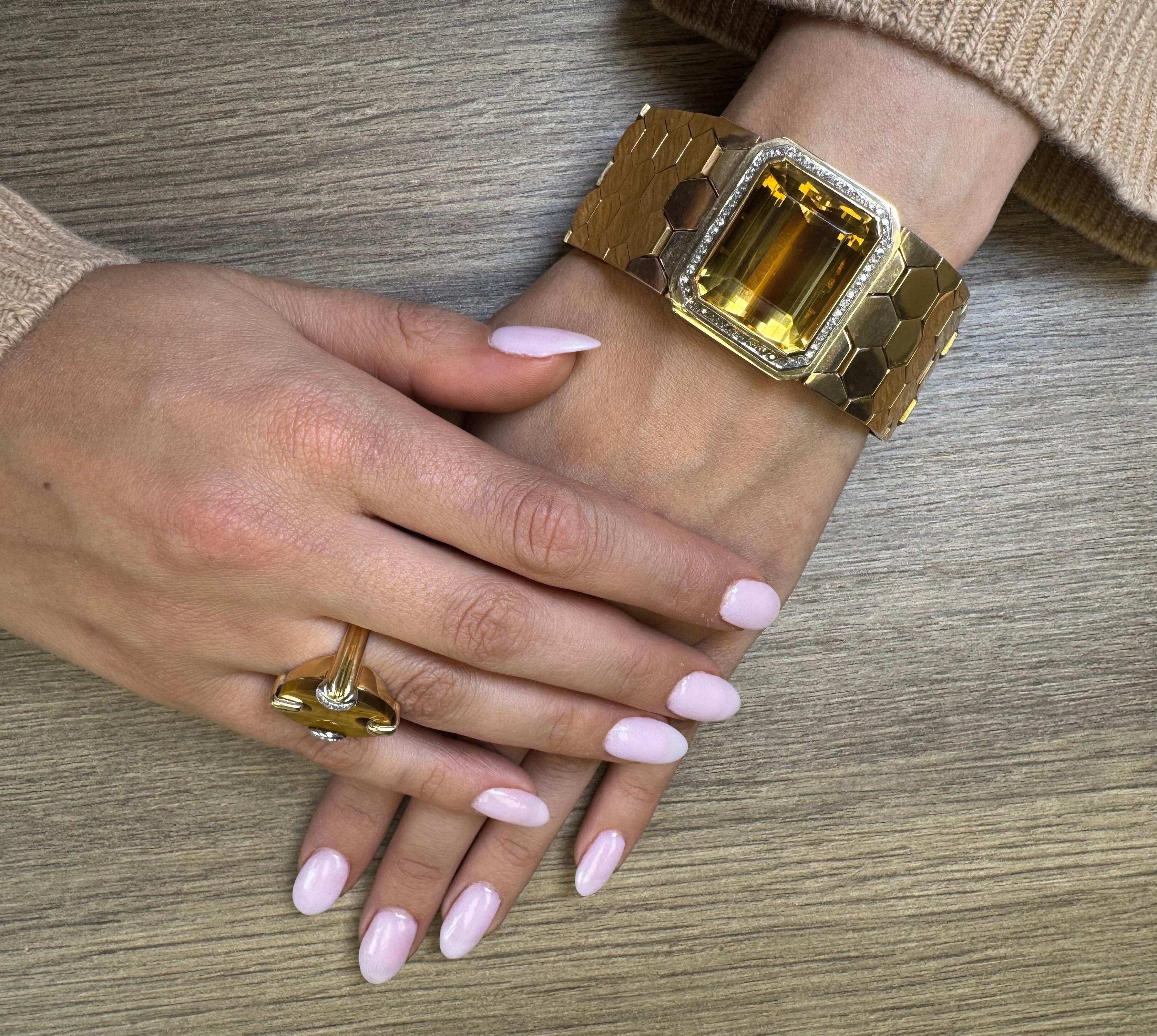 Brilliant Cut Retro 18K Gold Honeycomb Bracelet with Citrine and Diamond Accents For Sale