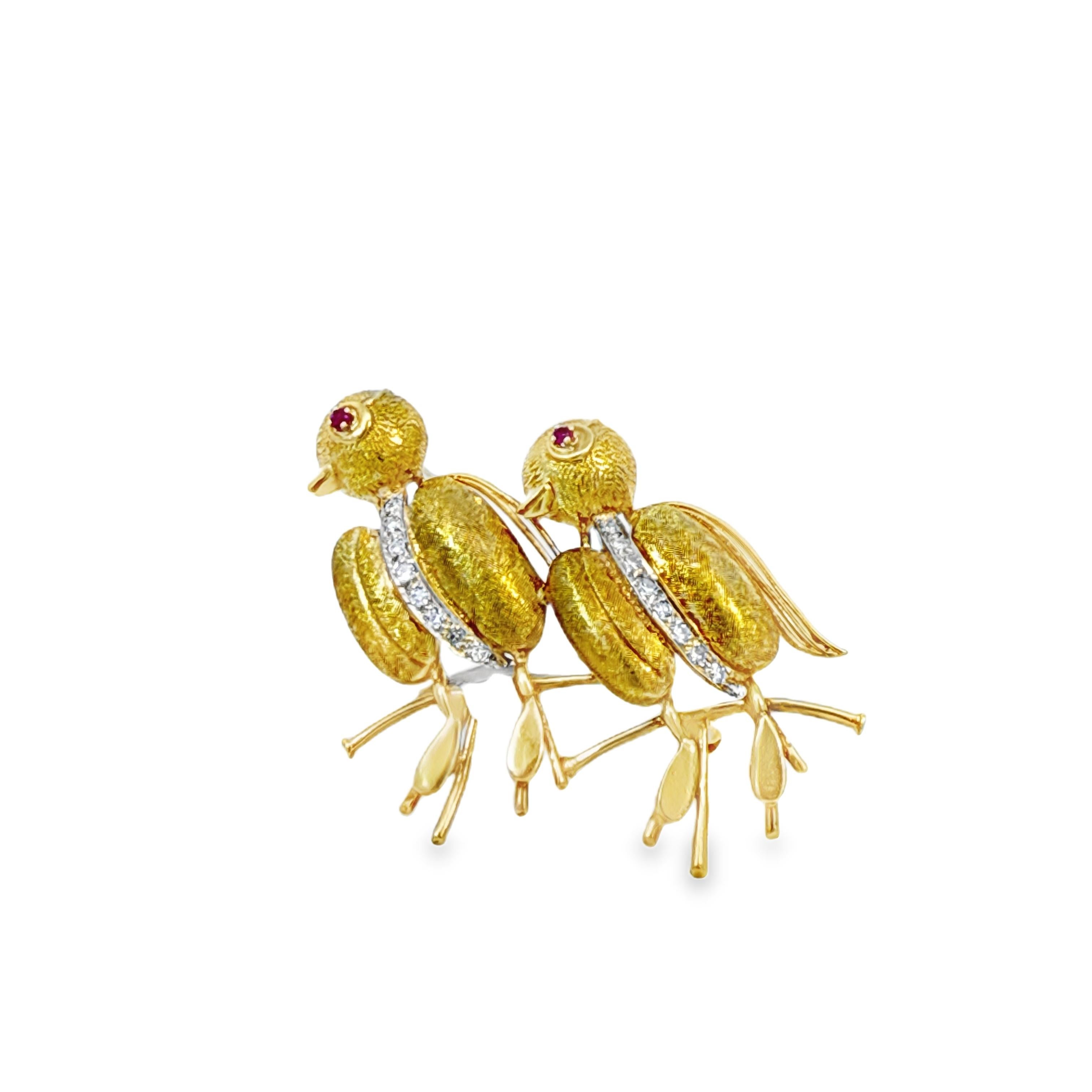 Retro 18K Gold Love Bird Brooch Pin with Diamonds and Ruby Eyes im Angebot 3