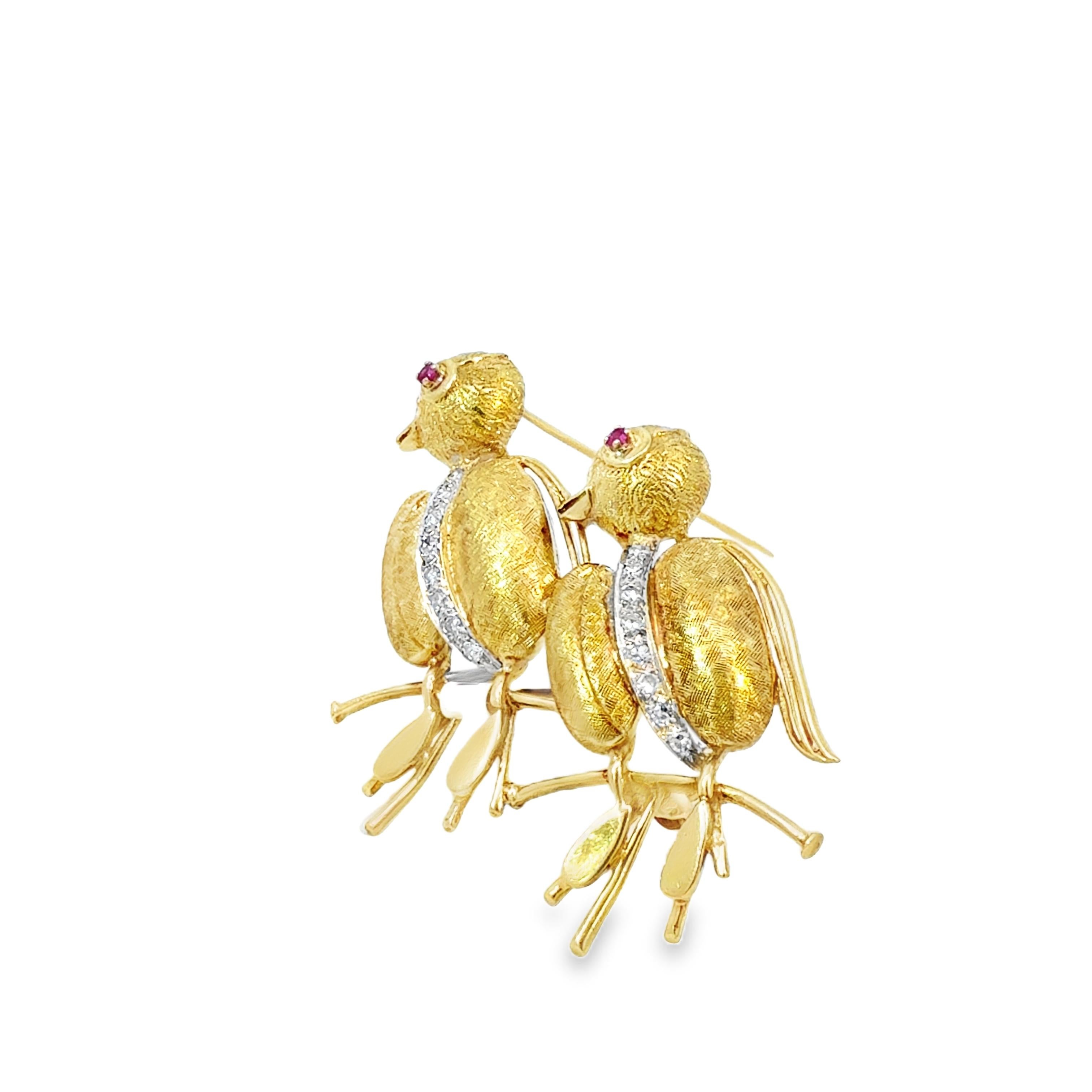 Retro 18K Gold Love Bird Brooch Pin with Diamonds and Ruby Eyes im Angebot 4