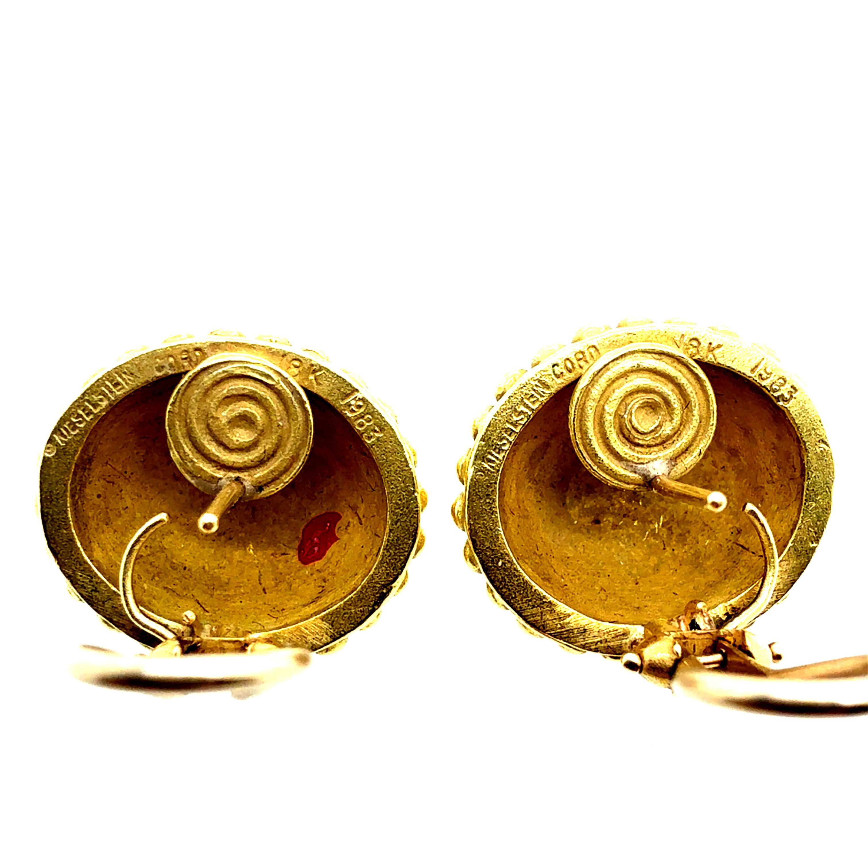 Retro 18K Gold Satinierte Perlenohrringe von Kieselstein-Cord, datiert 1983 im Angebot 2