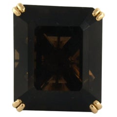 Anillo de cóctel retro de oro rosa de 18k con cuarzo ahumado, de alrededor de 1950, 26 ct