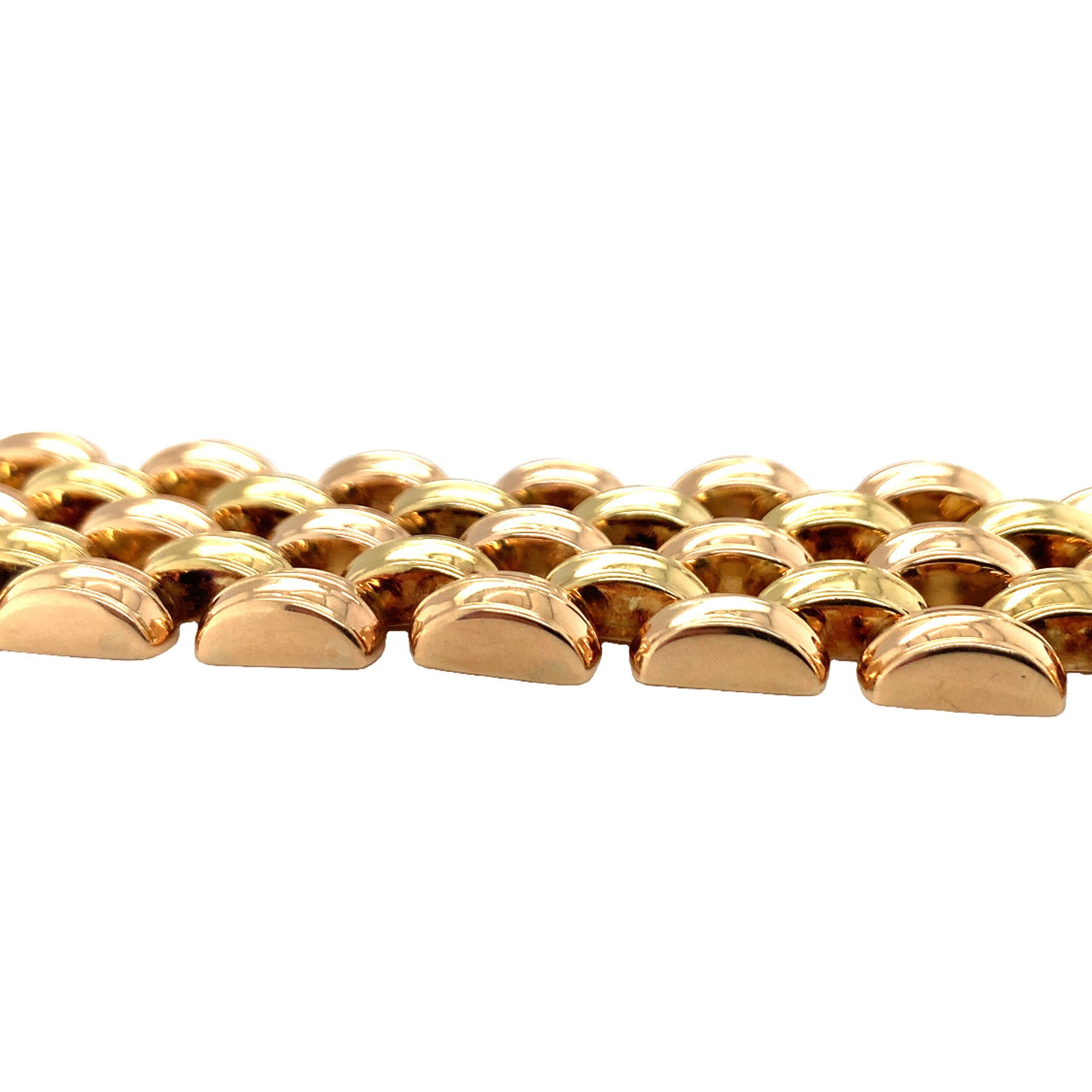 Retro 18K Tri-Color Gold Bracelet In Good Condition For Sale In Beverly Hills, CA