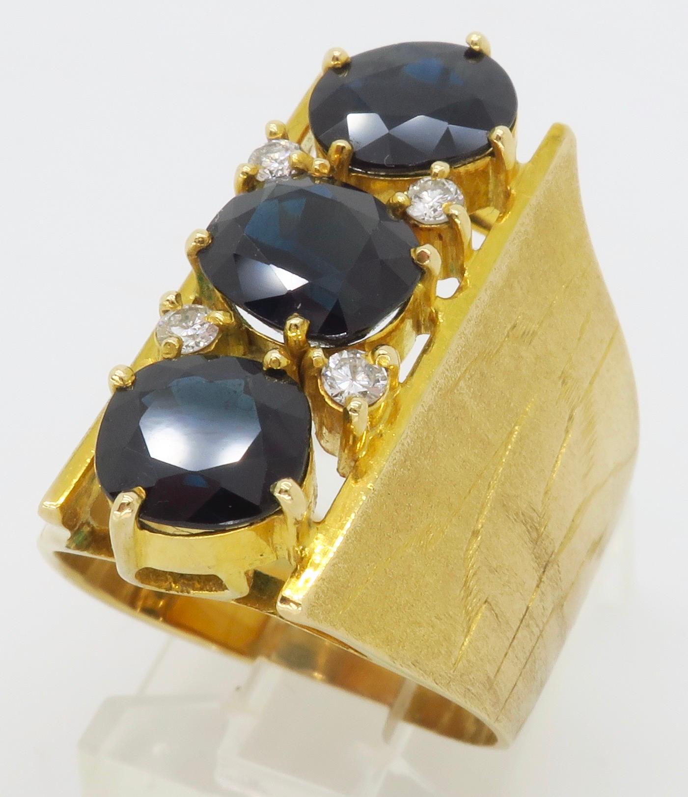 Retro 18 Karat Yellow Gold Blue Sapphire Ring 1