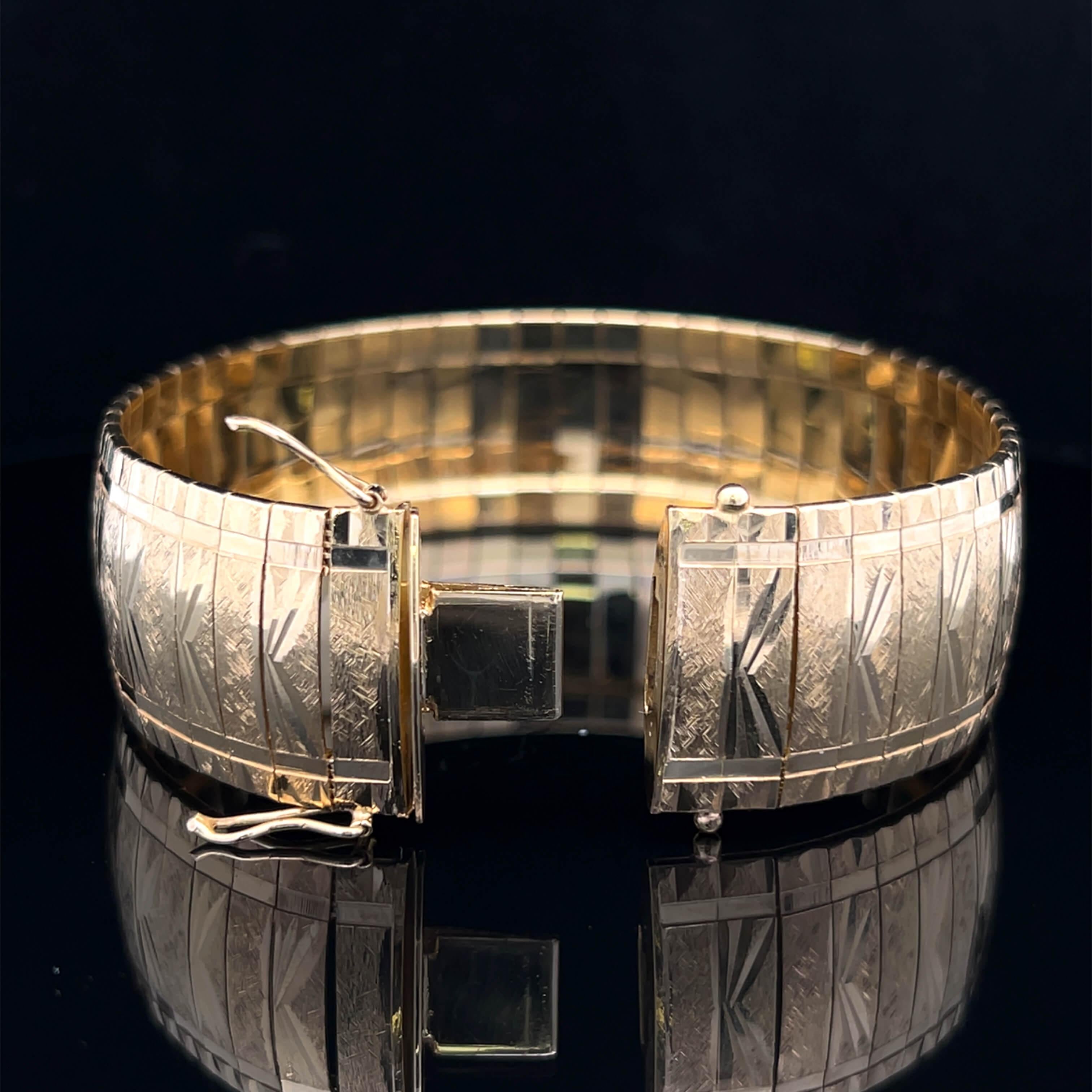 Bracelet rétro en or jaune 18k Circa 1970 Unisexe en vente