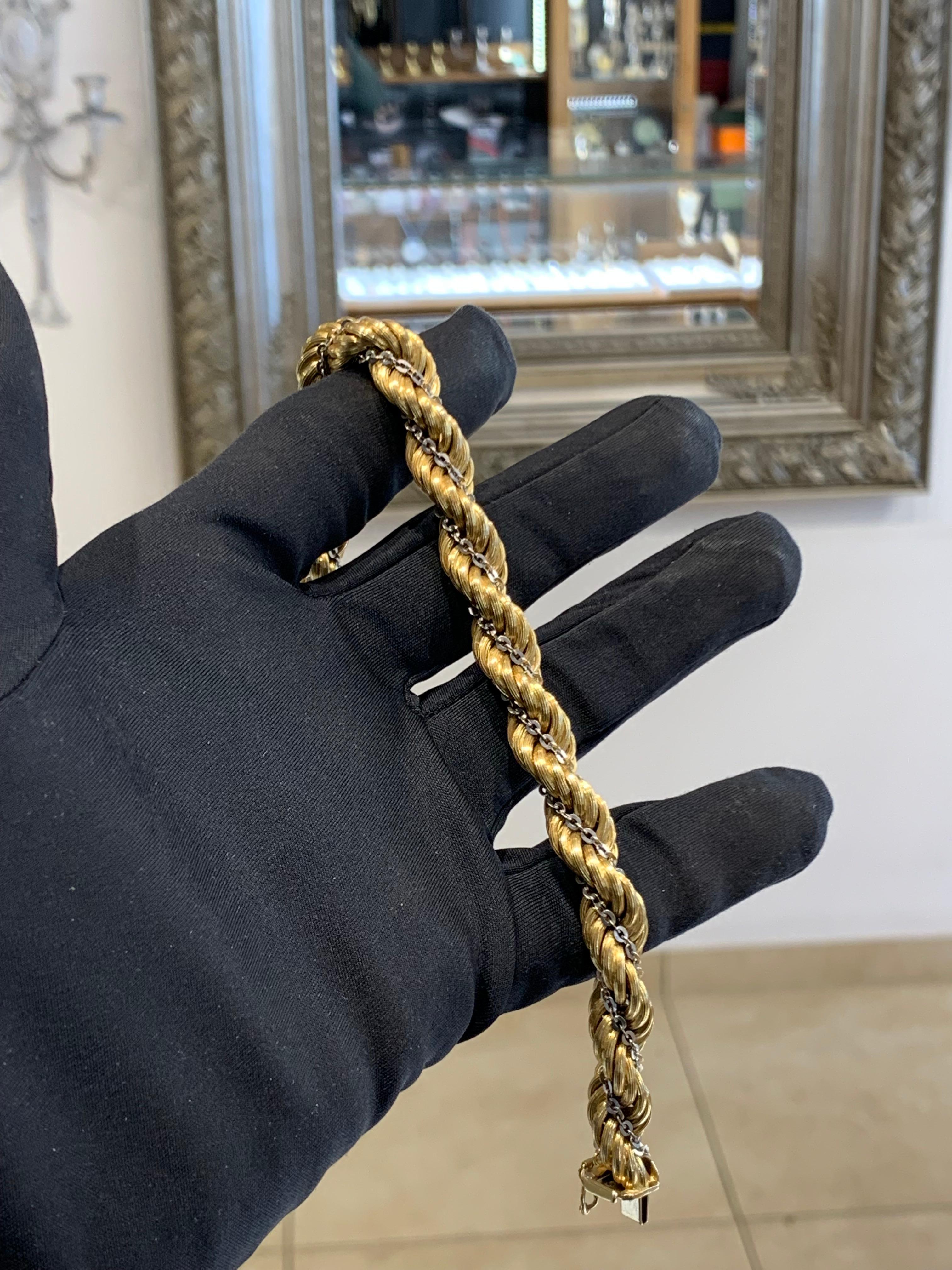 Retro 18k Yellow Gold Italian Rope Bracelet In Excellent Condition For Sale In Ramat Gan, IL