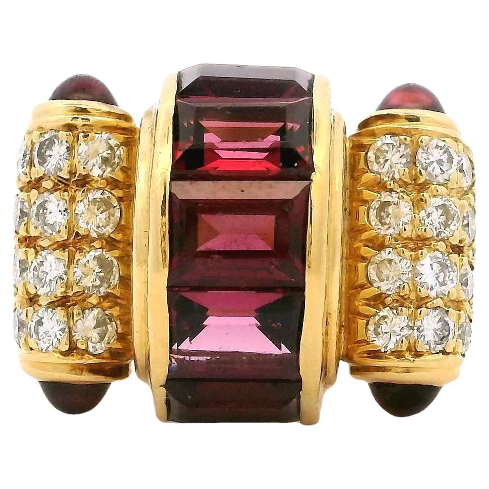 Bague rétro en or jaune 18 carats avec tourmaline cabochon de 2,0 carats et diamants de 1,20 carats en vente