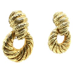 Pendientes retro de oro amarillo de 18 quilates estilo camarón Circa 1980
