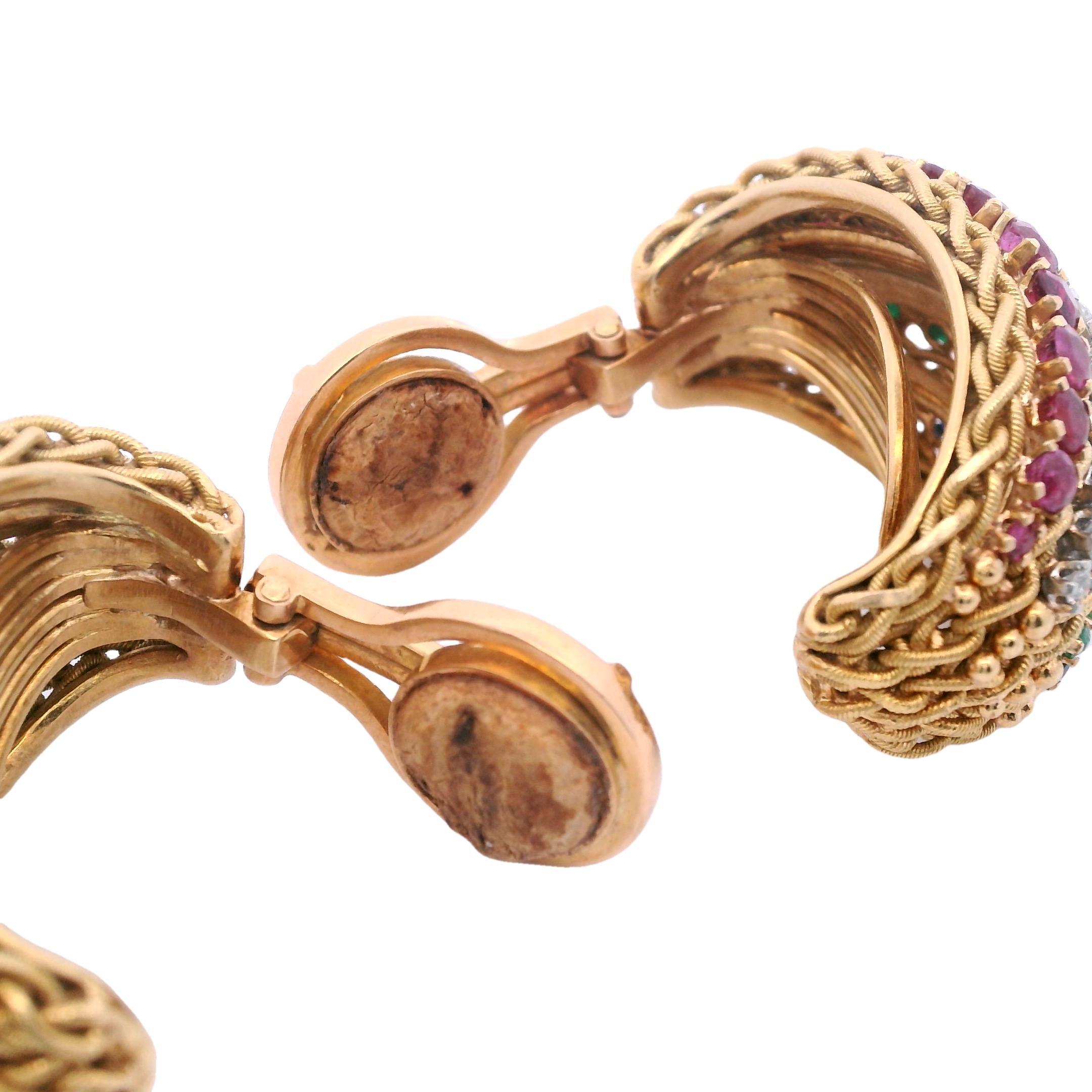 Taglio rotondo Orecchini a clip in oro 18kt retrò con 10,65 carati di diamanti e pietre multiple in vendita