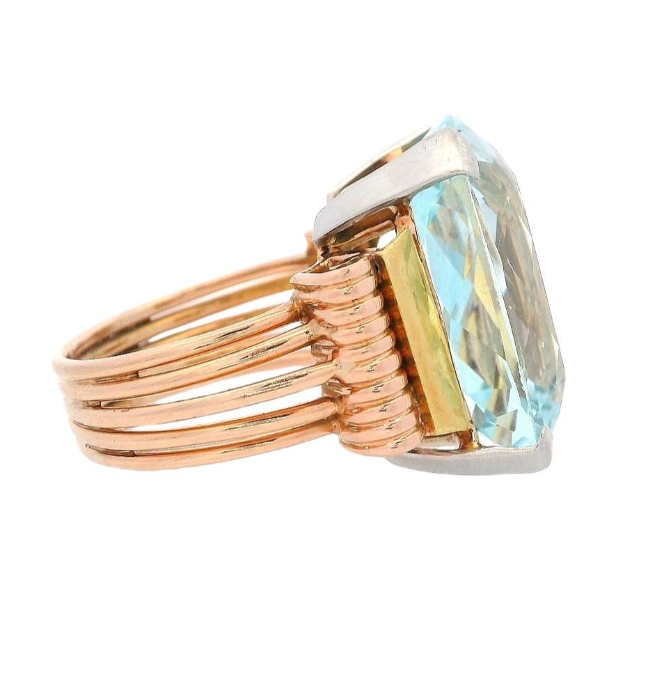 Retro 18kt Gold Ring with 14.25 Cts Aquamarine In Excellent Condition For Sale In Aventura, FL
