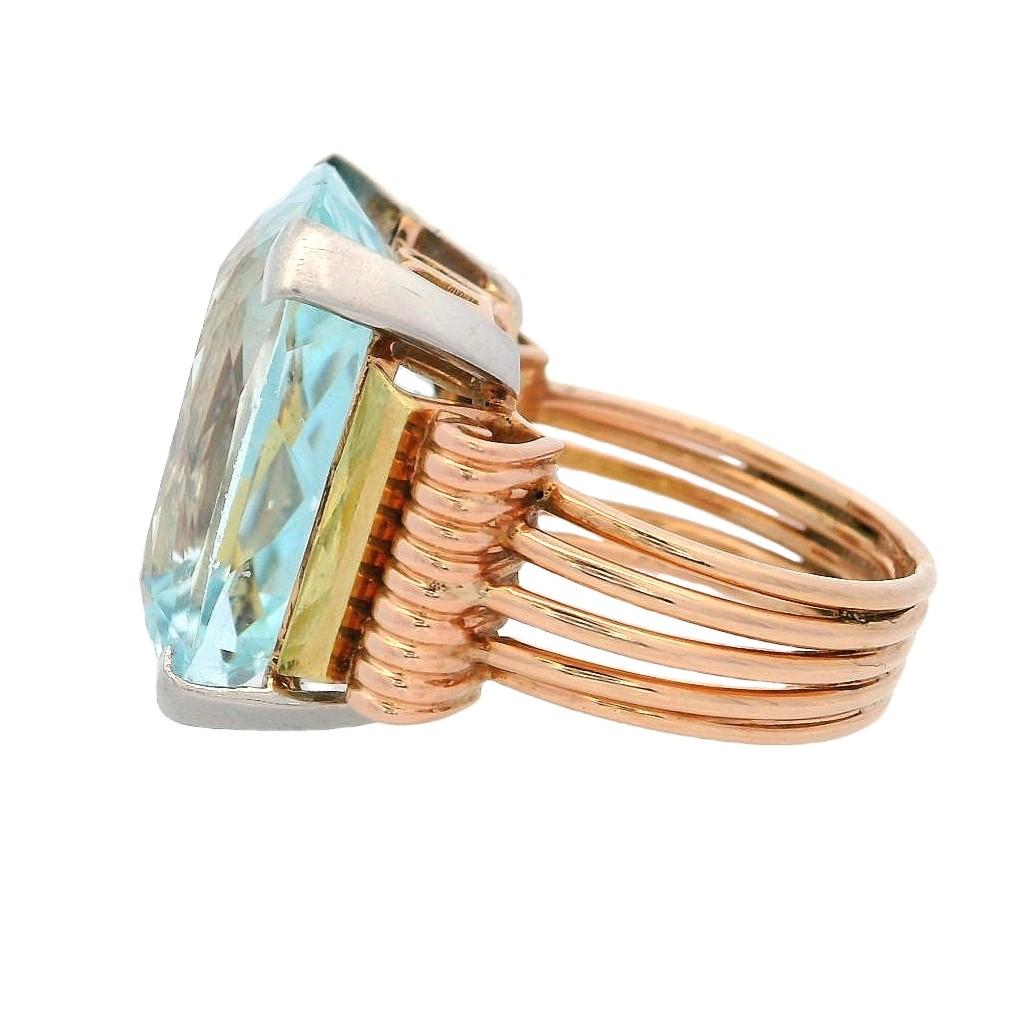 Women's or Men's Retro 18kt Gold Ring with 14.25 Cts Aquamarine For Sale